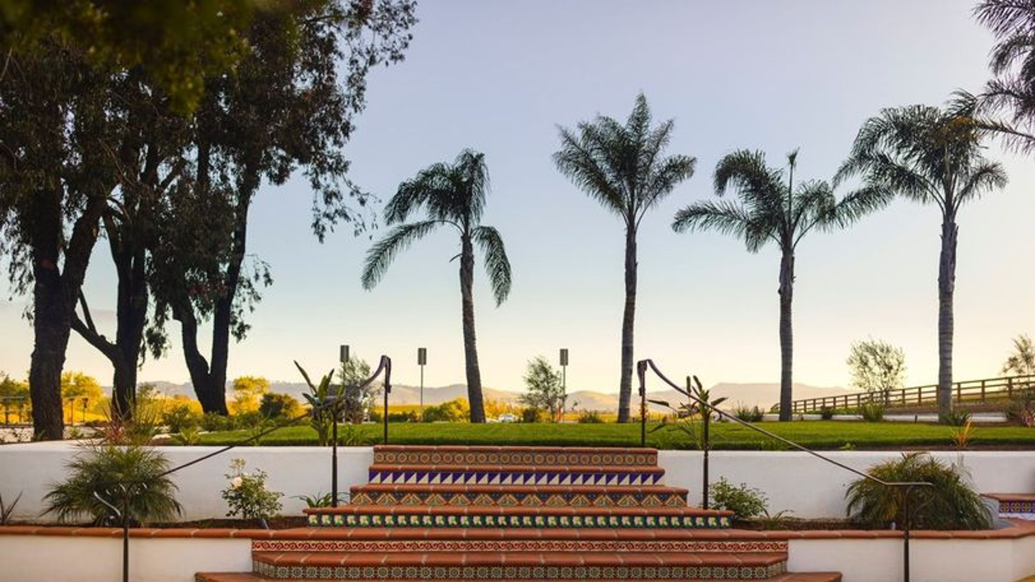 CWD/2021/la_lomita/la-lomita-ranch-vineyard-wedding-venue-san-luis-obispo-california-wedding-day-magazine (16).jpg