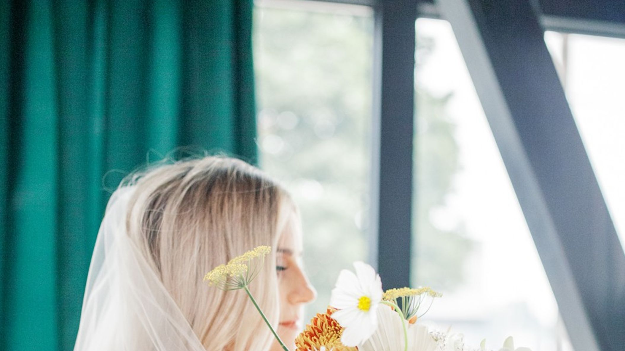 Oregon_Bride/2021/veils/2021-08-19_0101.jpg