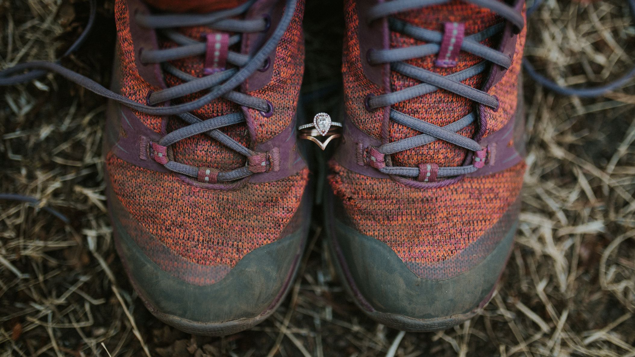 Seattle_Bride/mariahkylerealwed/kyle and mariah elopement hike in and getting ready-23.jpg