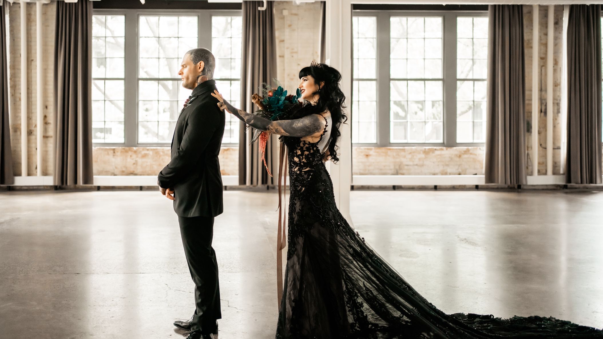 Minnesota_Bride/gothicstyledshoot/6.jpg