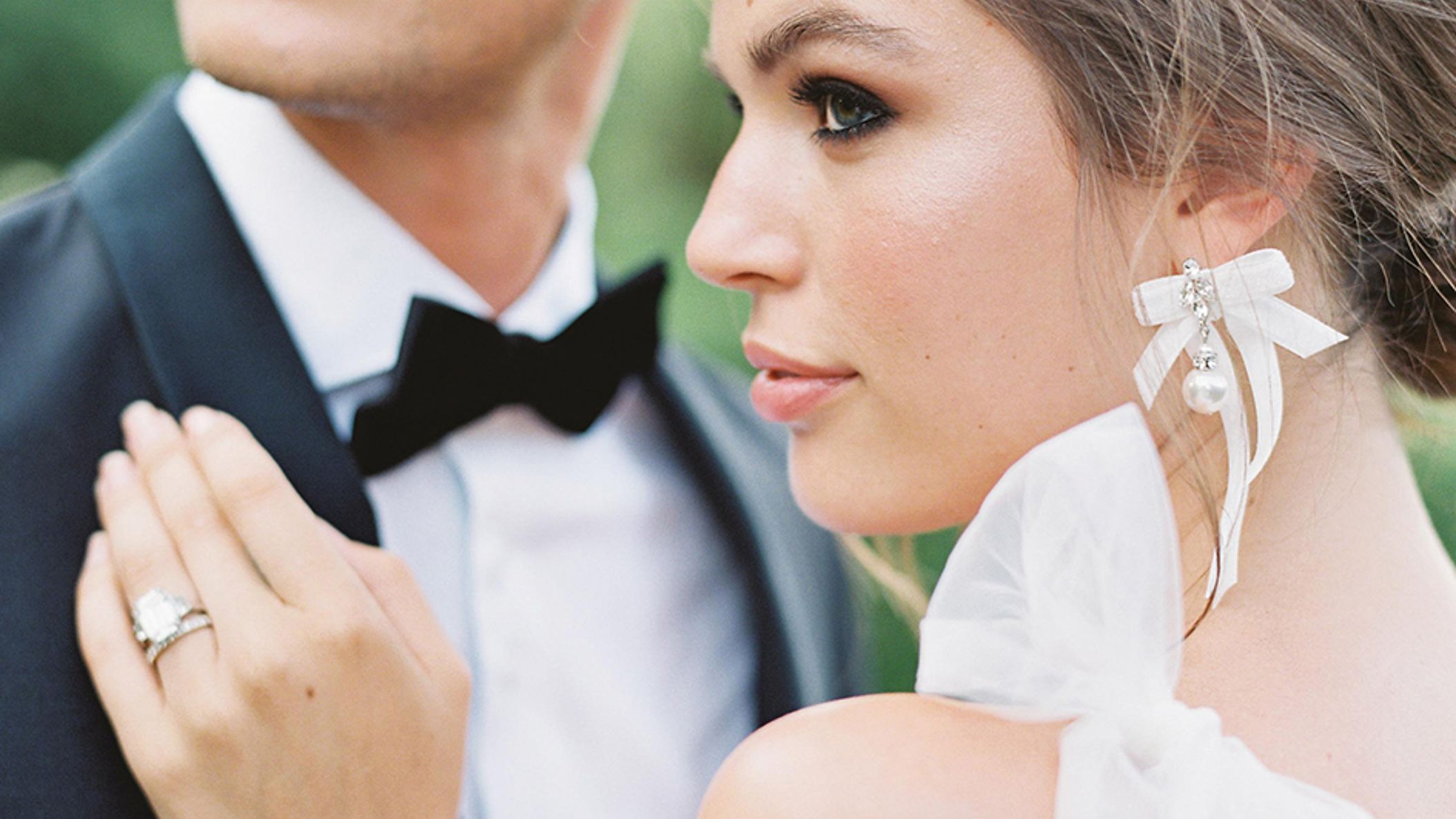 Seattle_Bride/takeabow/bows_CWD_fv2206.jpg