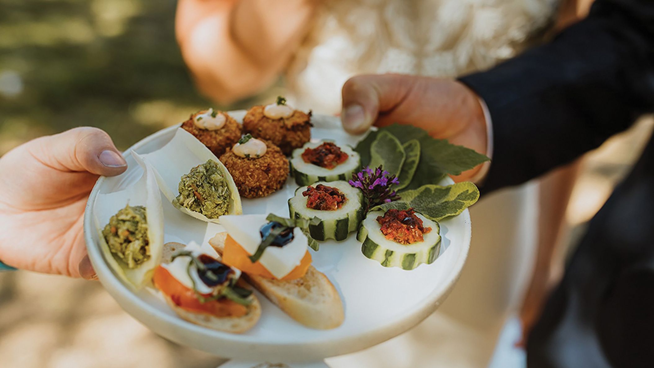 Seattle_Bride/bitetoremember/catering_seb_ss2201.jpg