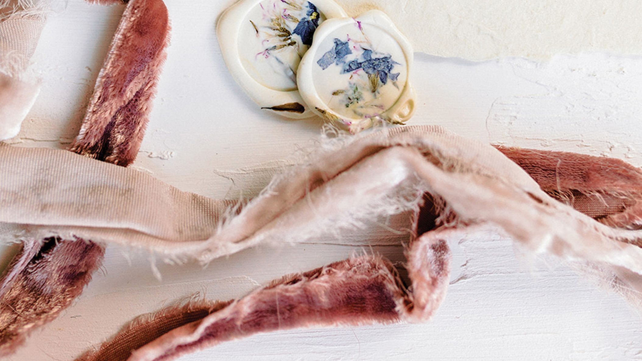 Wisconsin_Bride/2022/FW22/aislefiles/aislefilea_WIB_FW2205.jpg