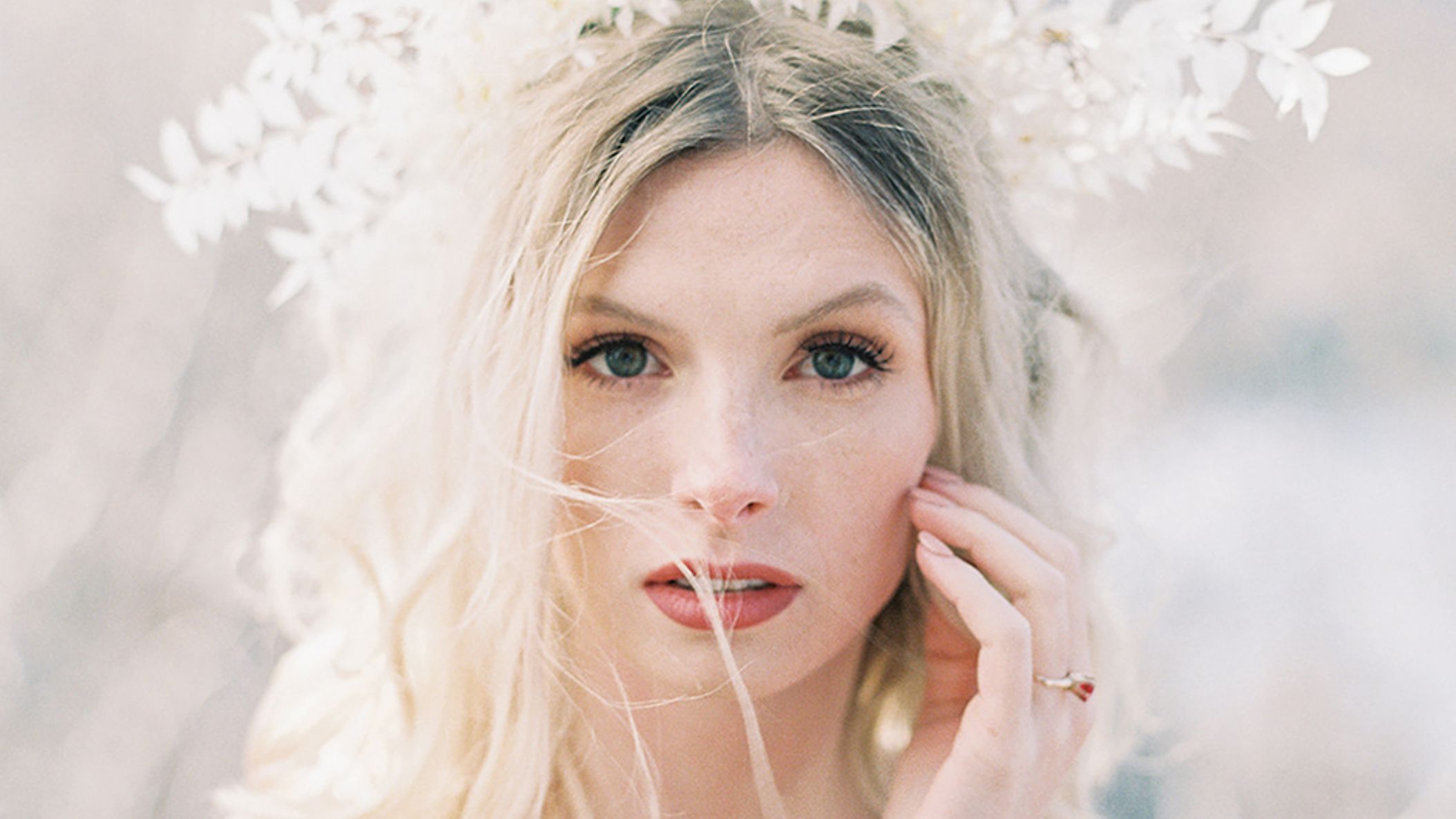 Wisconsin_Bride/2022/FW22/aislefiles/aislefilea_WIB_FW2207.jpg