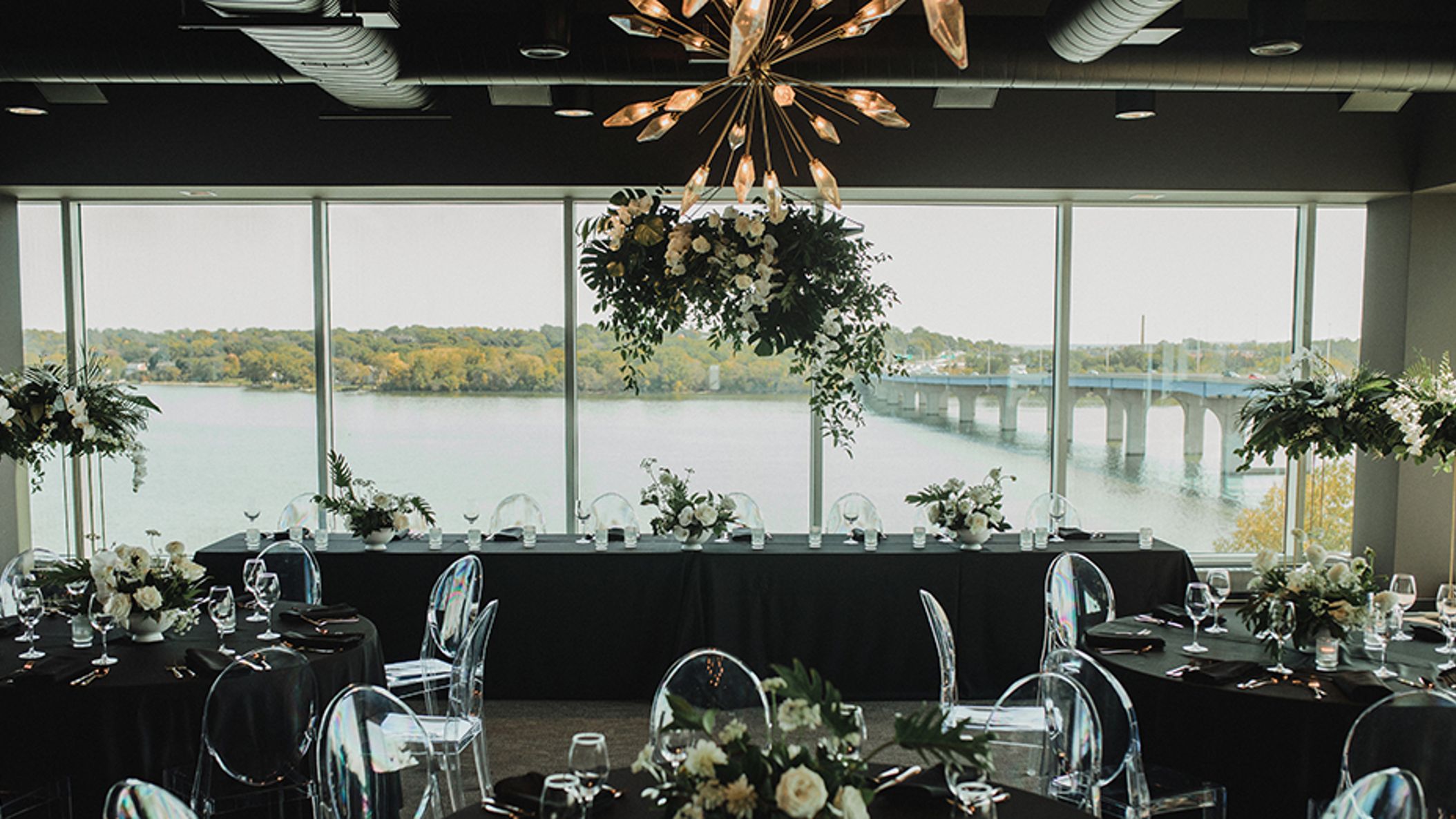 Wisconsin_Bride/2022/FW22/aislefiles/aislefile2_WIB_FW2213.jpg