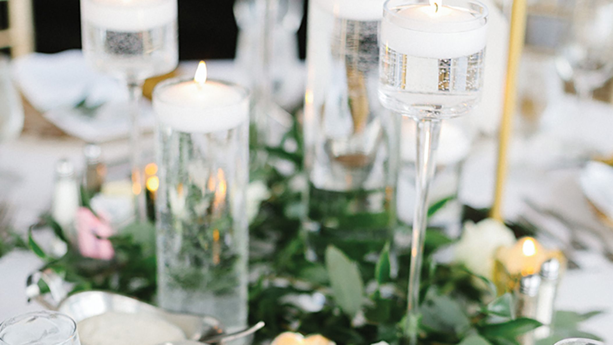 Wisconsin_Bride/2022/FW22/rw_racheljack/newlywed3_WIB_fw2206.jpg