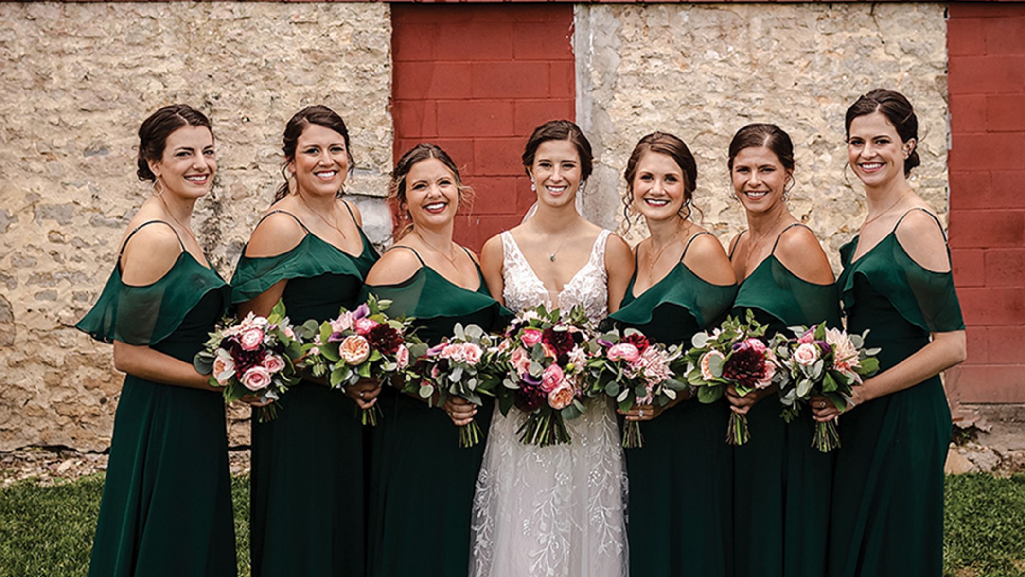 Wisconsin_Bride/2022/FW22/rw-emily-austin/newlywed6_WIB_fw2203.jpg