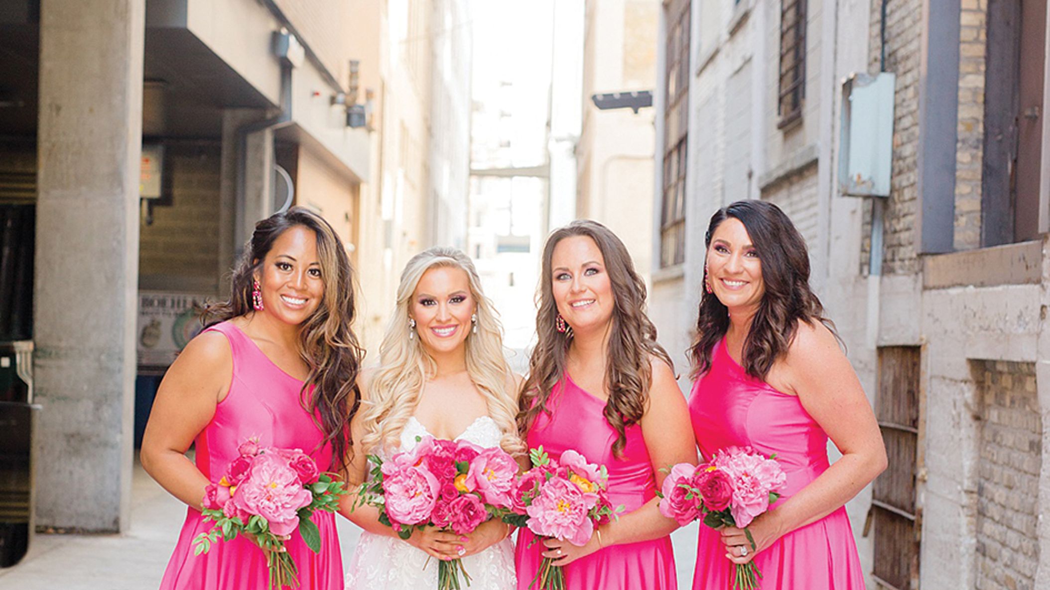 Wisconsin_Bride/2022/FW22/rw-jenna-jordan/newlywed2_WIB_fw2202.jpg