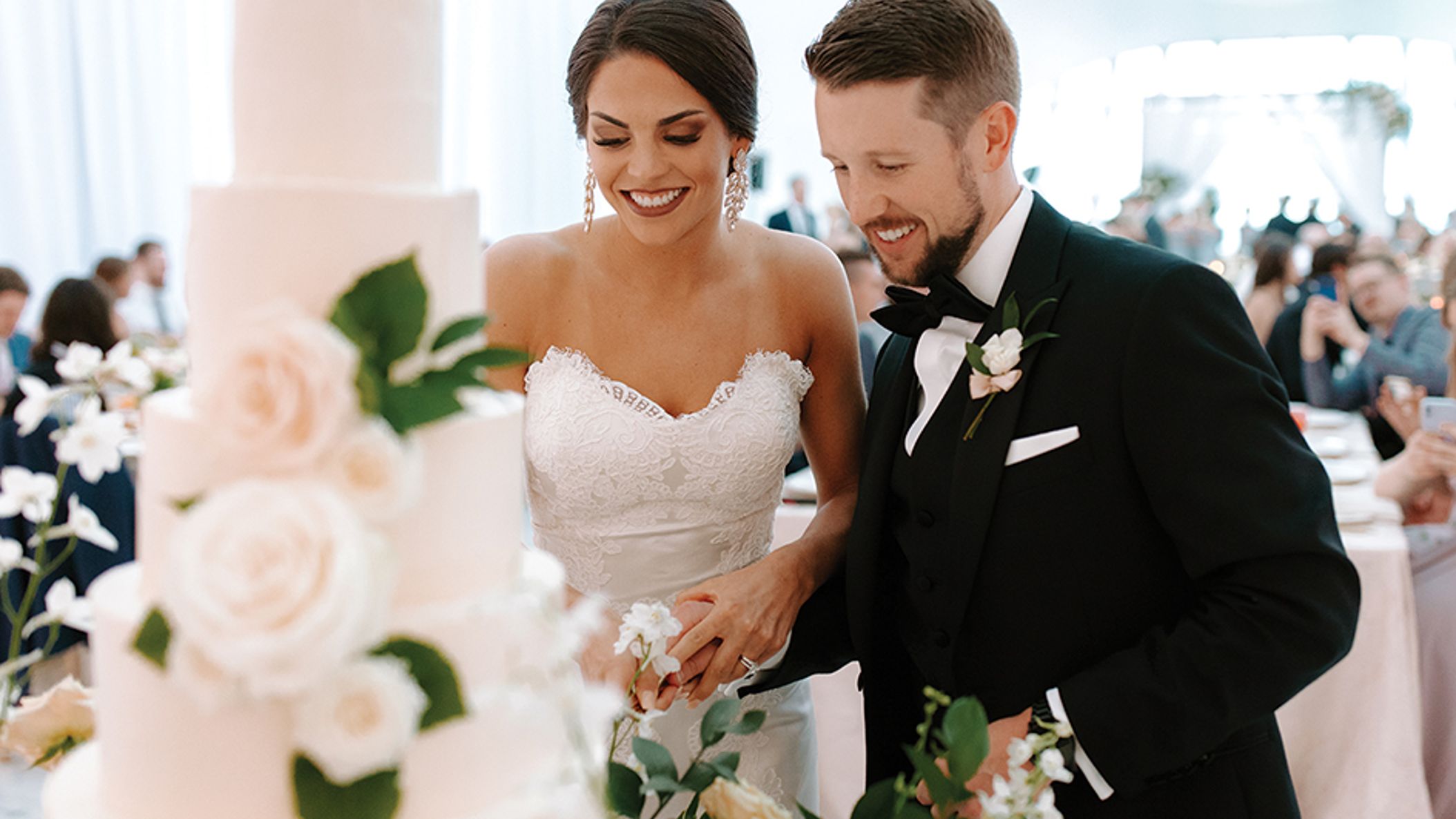 Wisconsin_Bride/2022/FW22/rw-karly-ryan/newlywed7_WIB_fw2205.jpg