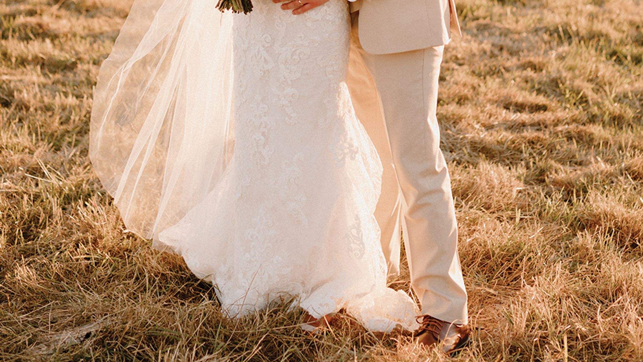 Seattle_Bride/2022/barn/barn_seb_fw2203.jpg