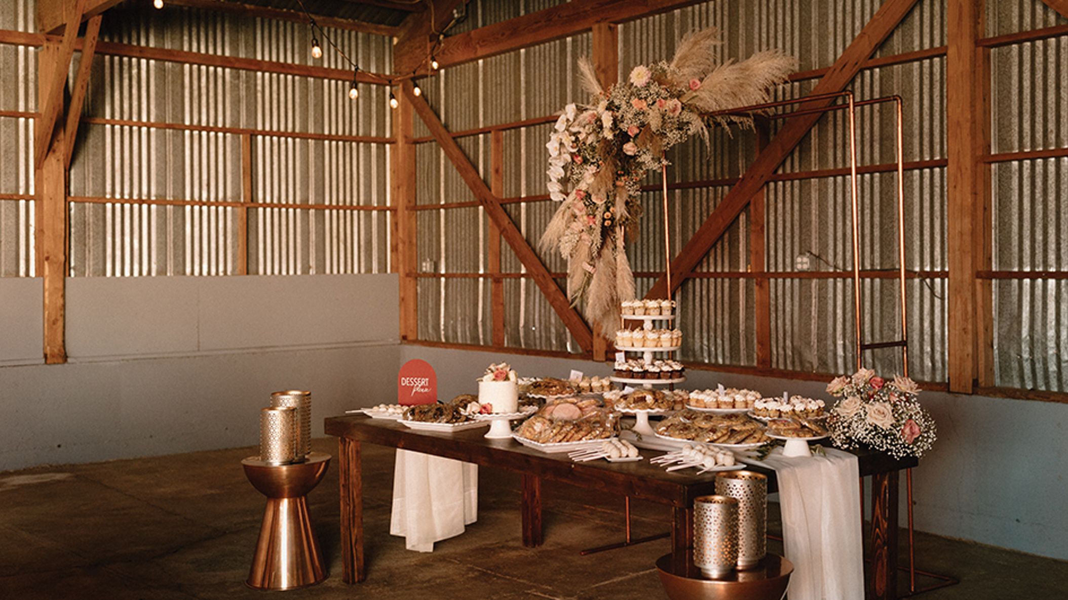 Seattle_Bride/2022/barn/barn_seb_fw2217.jpg