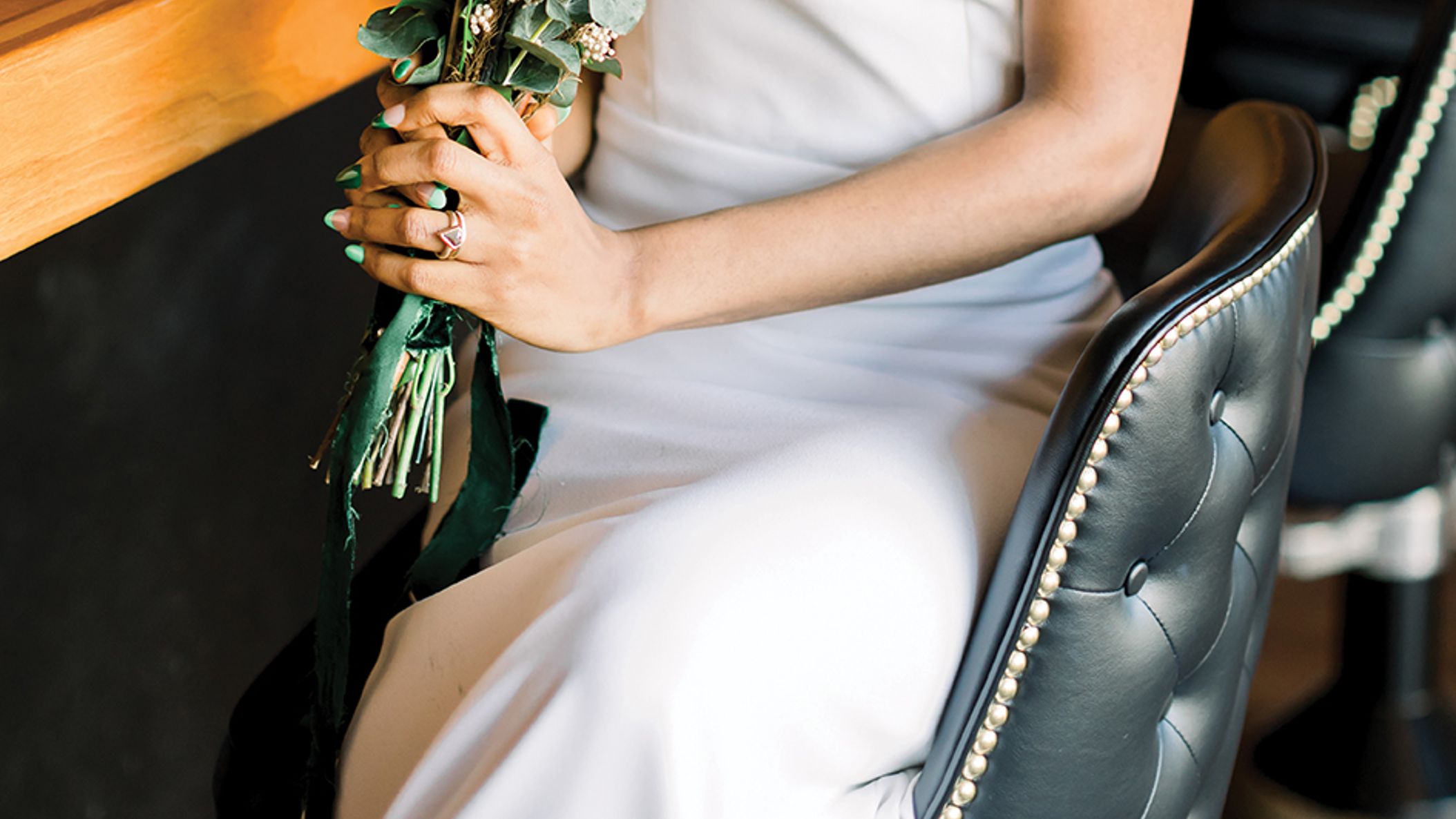 Seattle_Bride/2022/bold_floral/port_seb_fw2211.jpg
