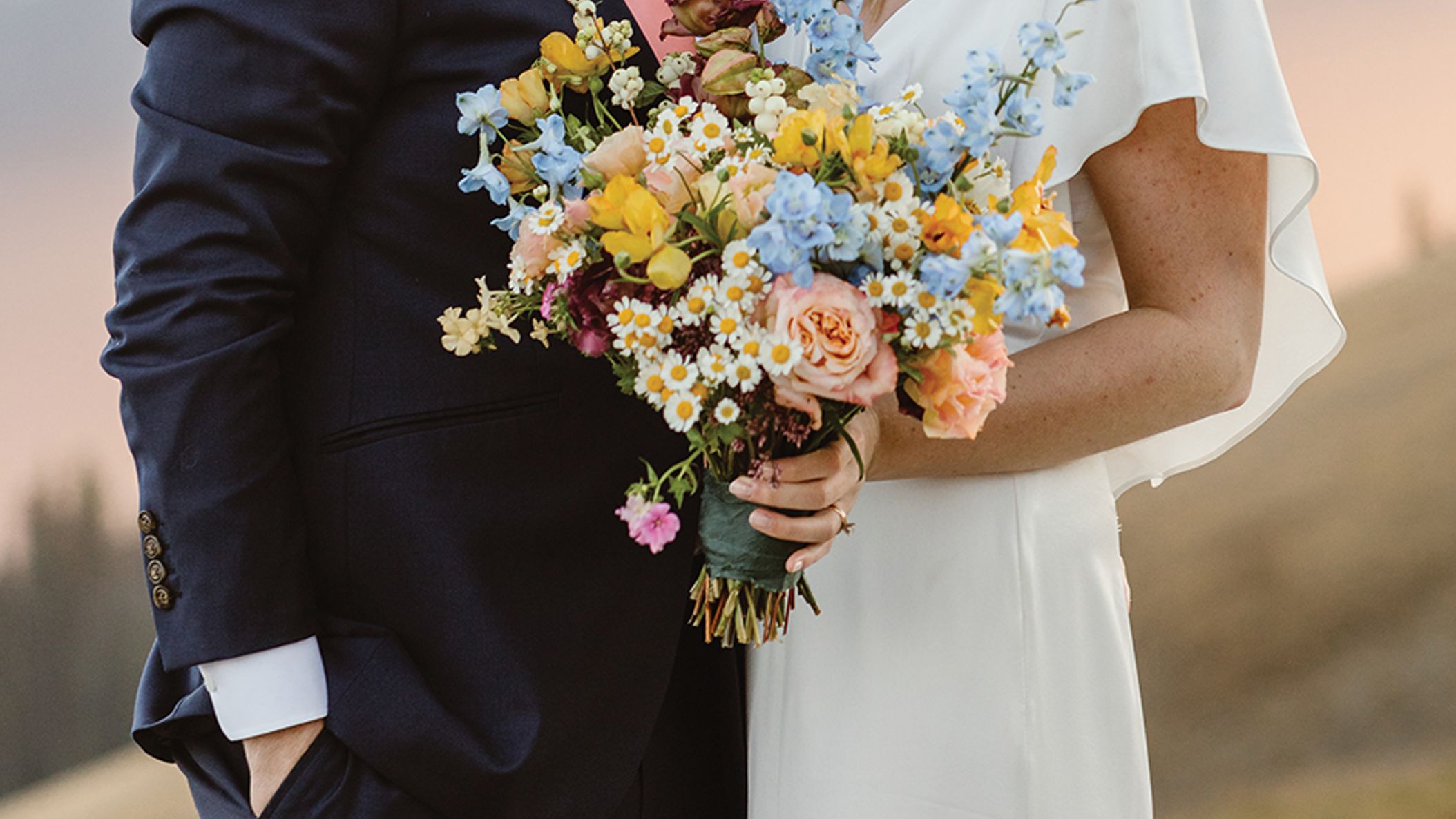 Seattle_Bride/2022/bold_floral/port_seb_fw2214.jpg
