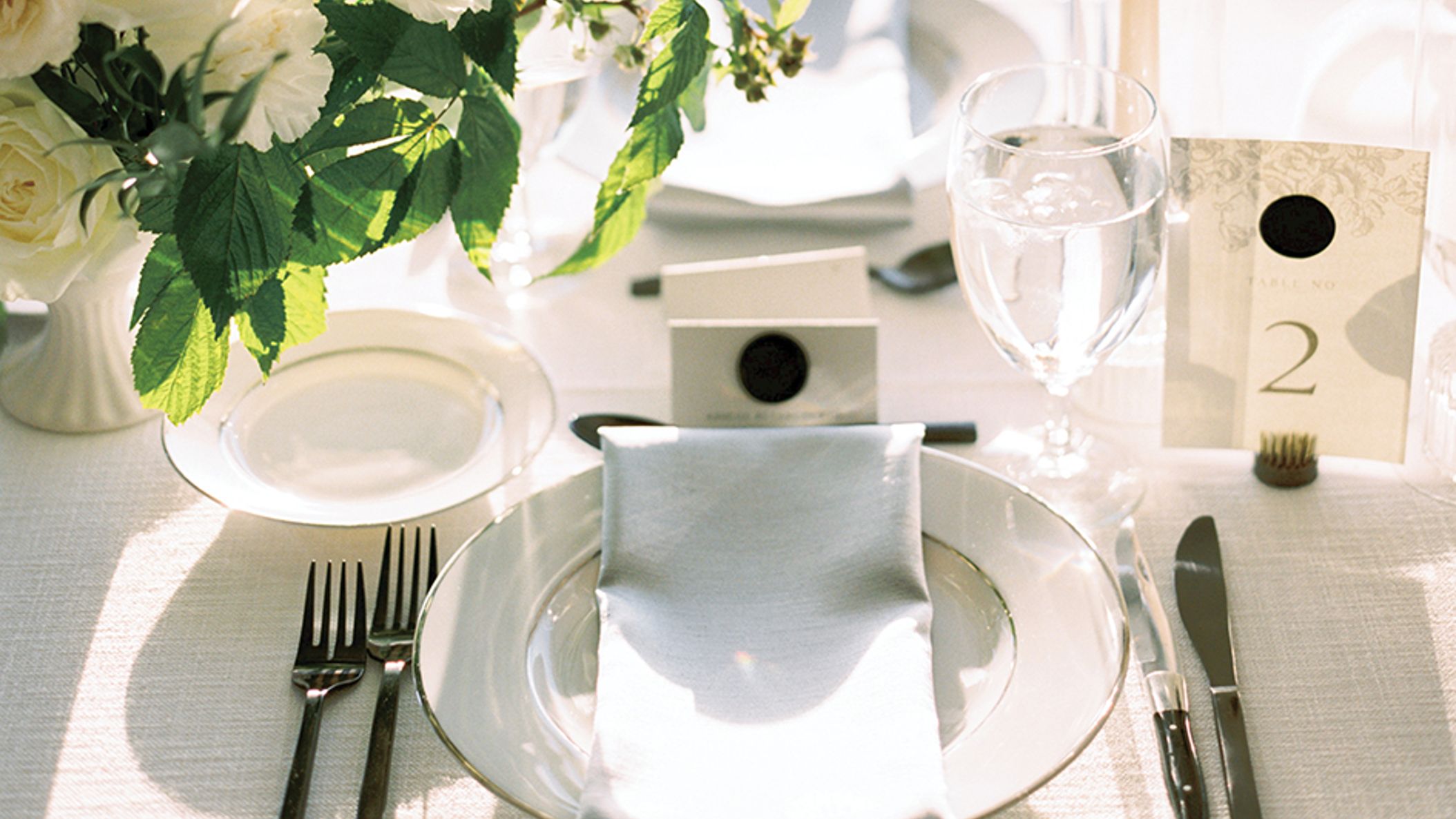 Seattle_Bride/2022/decorfeat/photo_seb_fw2203.jpg