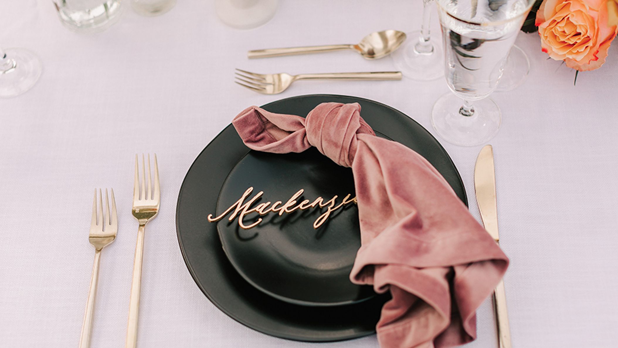 Seattle_Bride/2022/erinpeter/realwed_seb_fw22023.jpg
