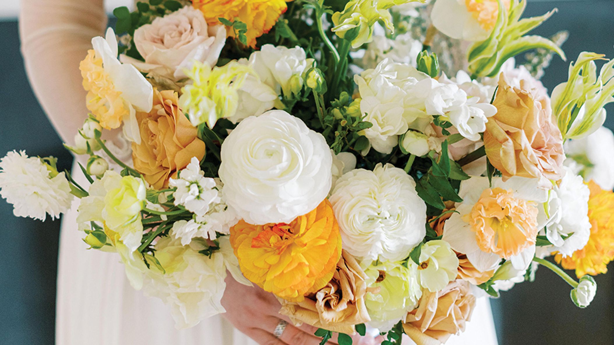 Oregon_Bride/2022/floral/flowers_org_fw2202.jpg