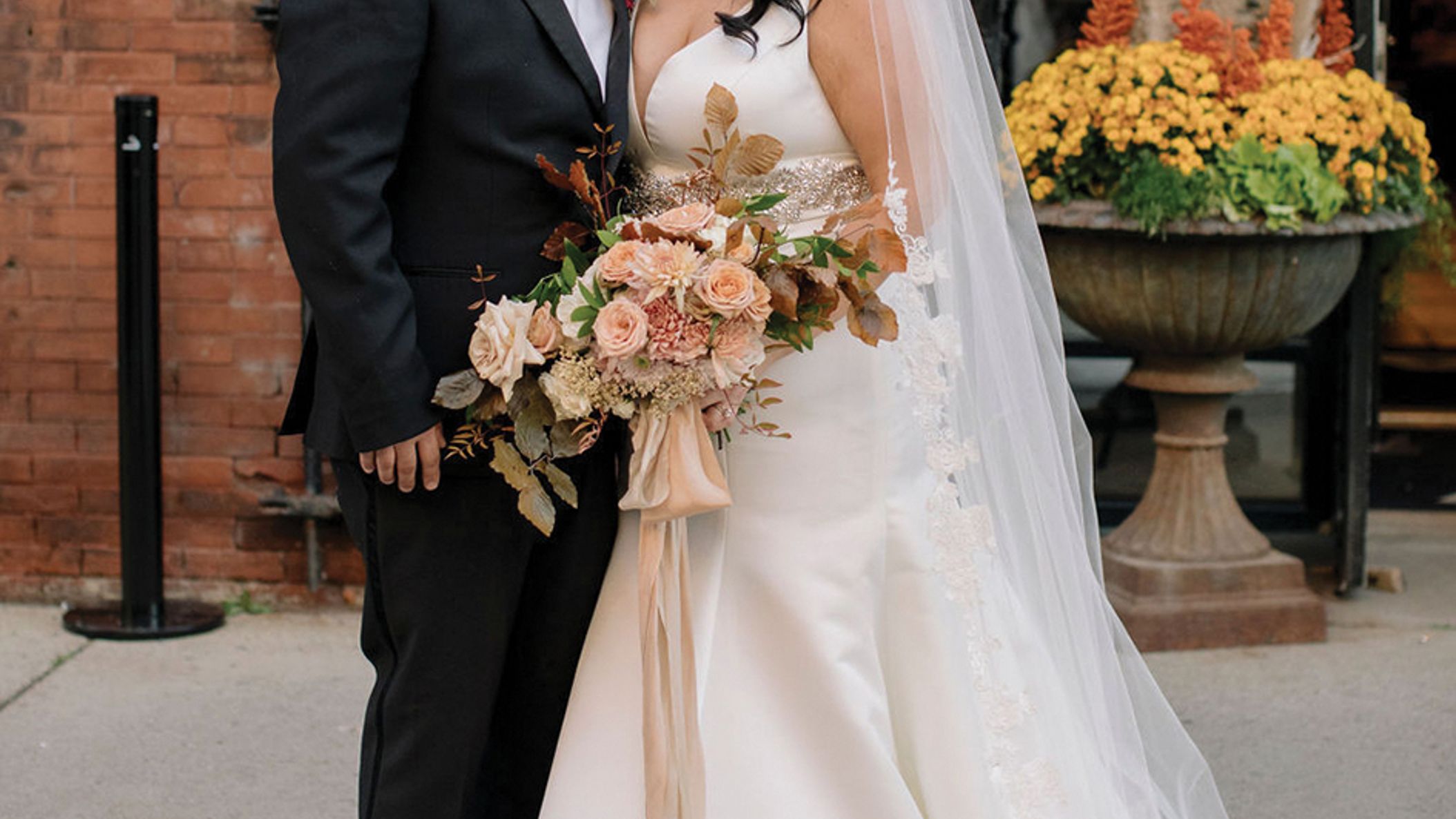 Minnesota_Bride/2022/rw-jackie/rw_mnb_fw2202.jpg