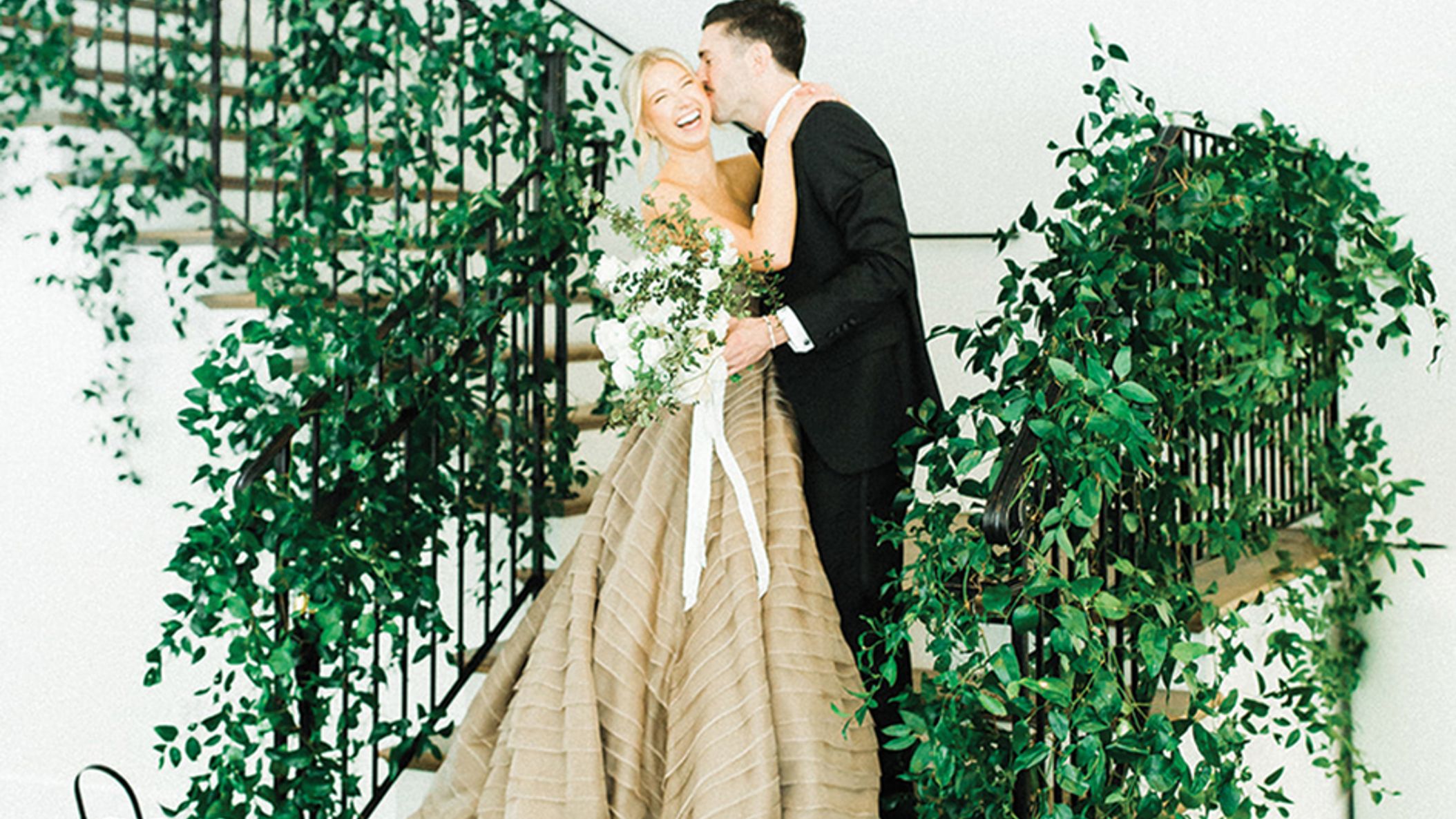 Minnesota_Bride/2022/rw-casey/rw_mnb_fw2205.jpg