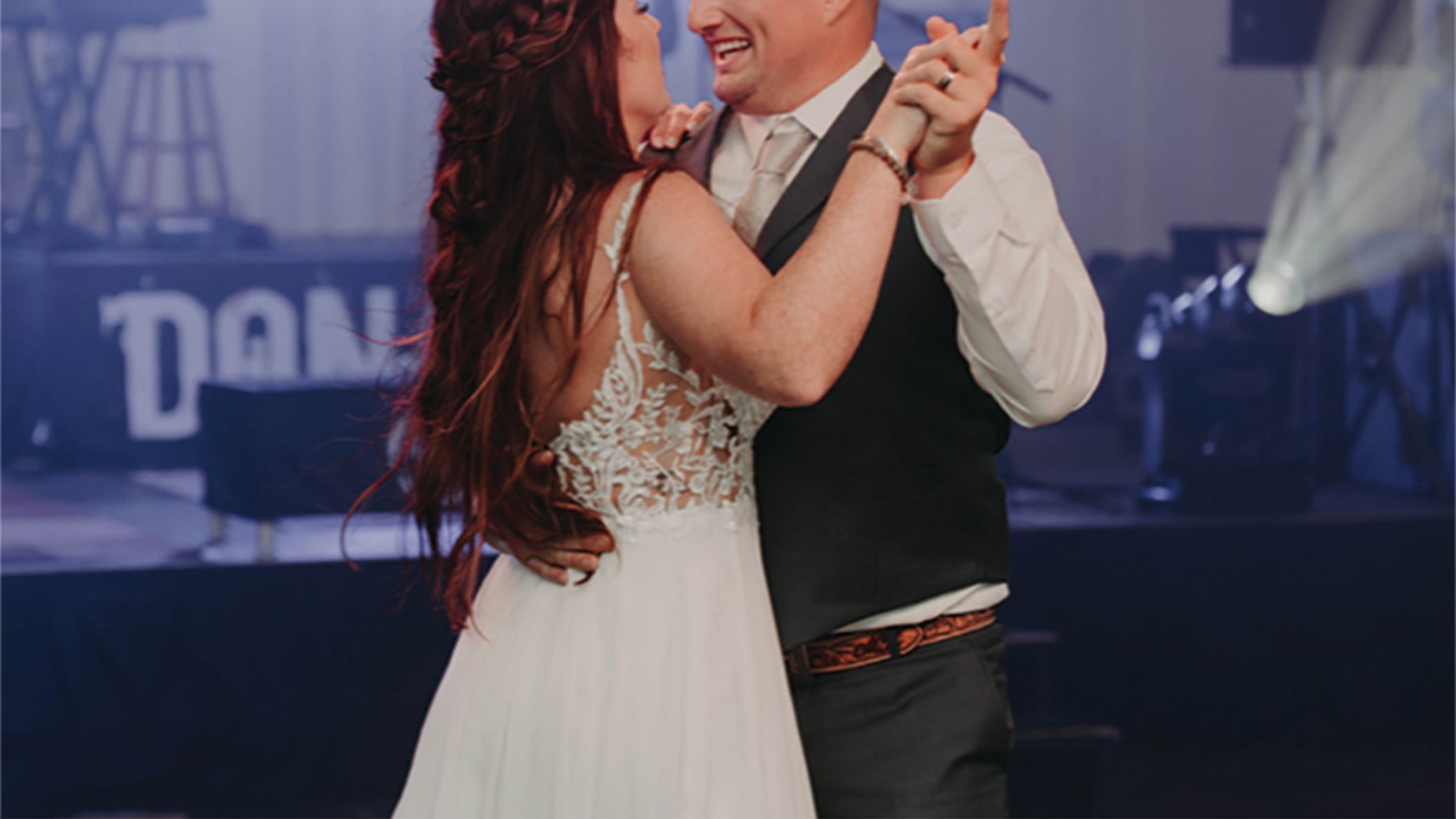 Nebraska_Bride/2022/rw-kelly/rw_nwd_fw2208 copy.jpg