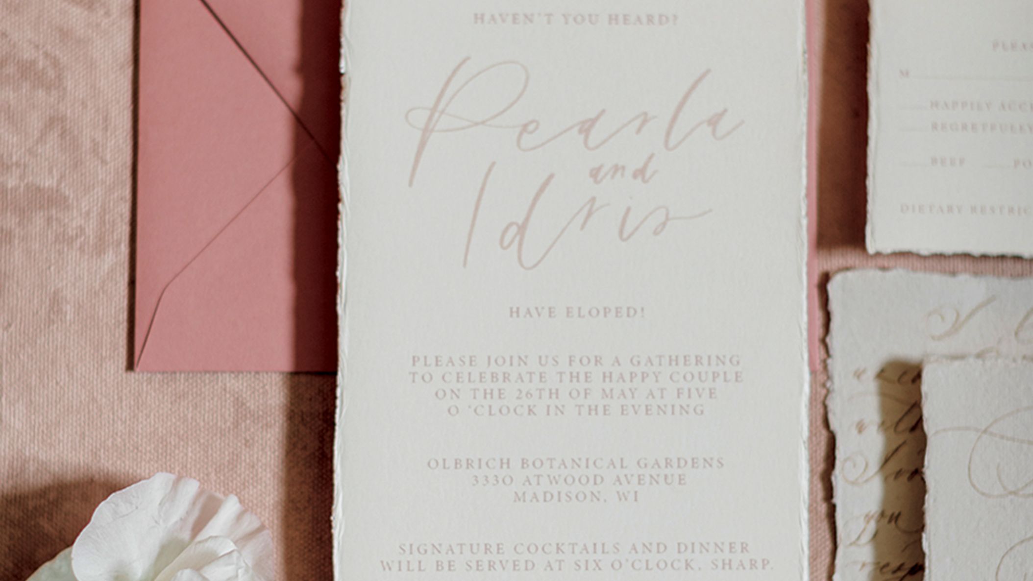 Wisconsin_Bride/2023/classic/modern_wib_ss2305.jpg