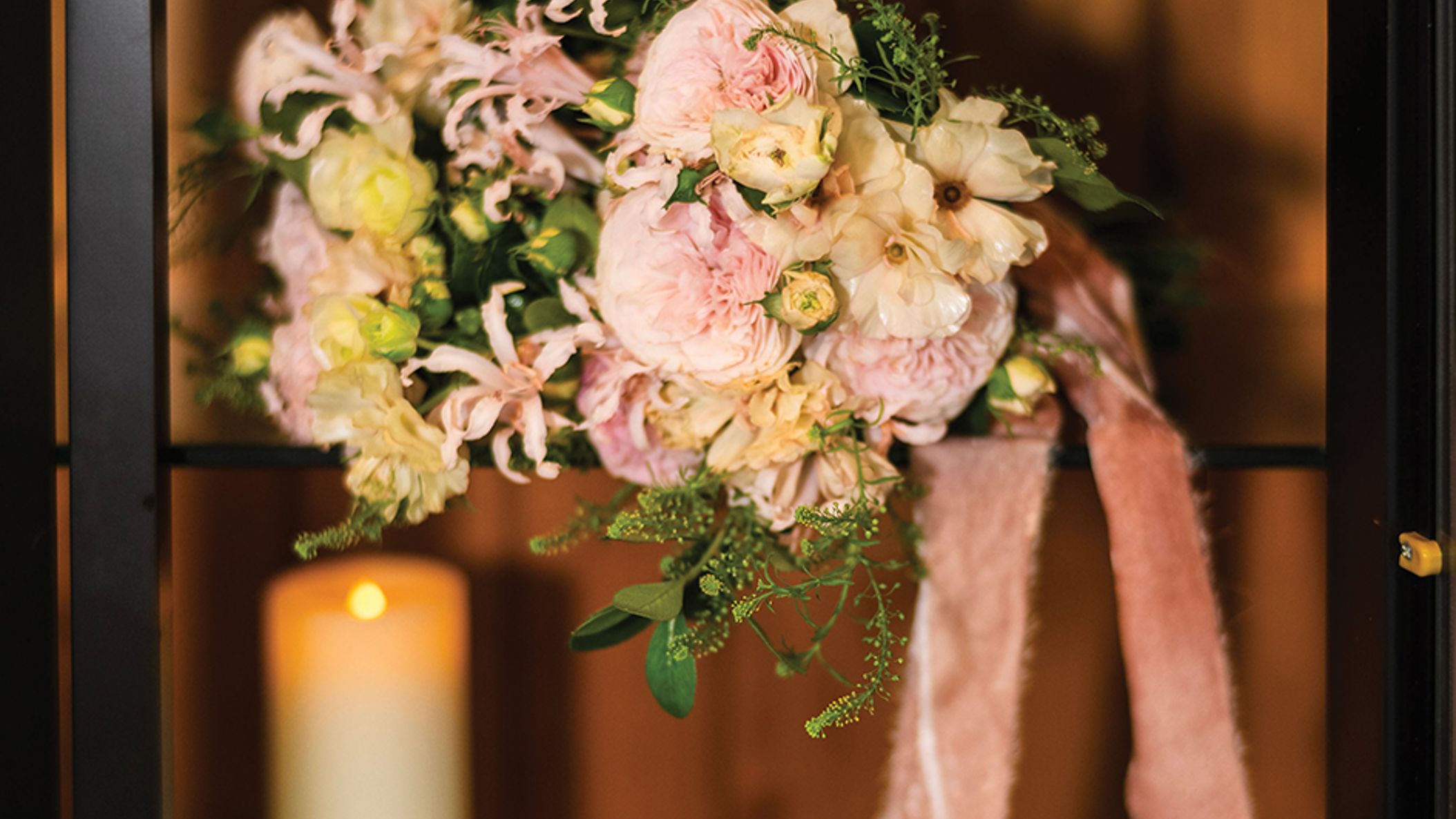 Seattle_Bride/2023/DaintyFlowers/LCFJ0221.jpg