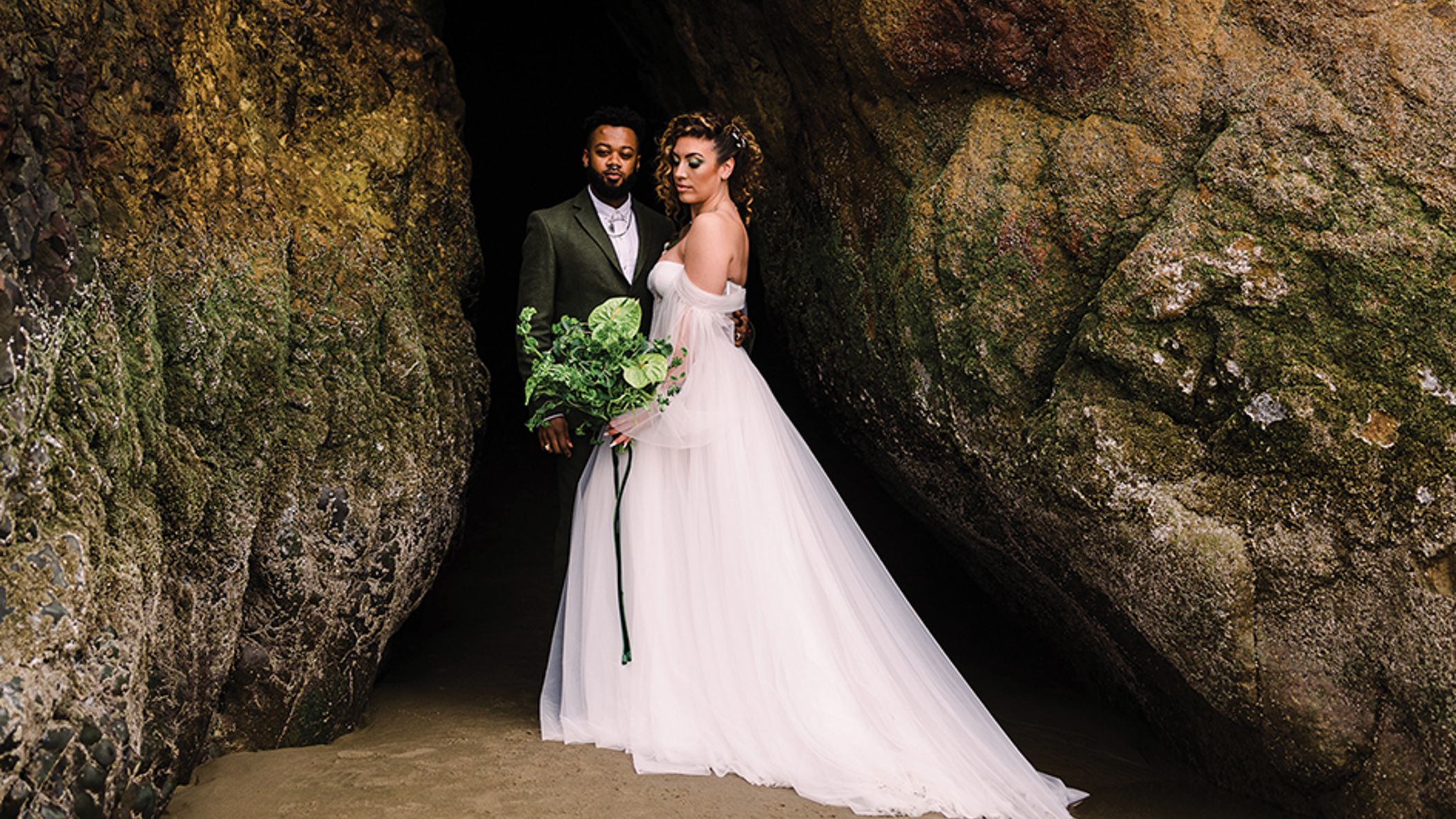 Oregon_Bride/2023/unveiled/unveiled_ORB_SS2310.jpg