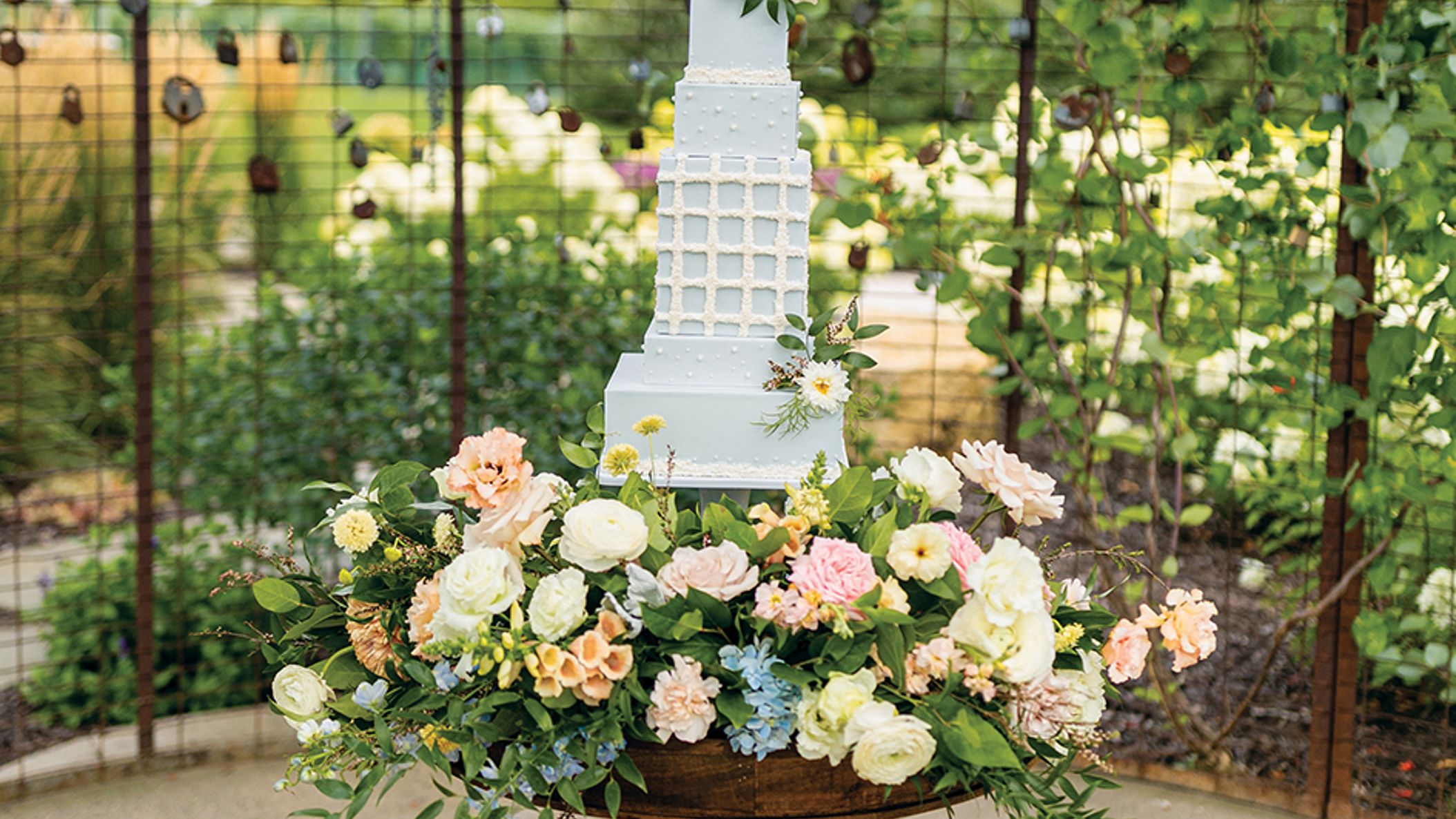 Minnesota_Bride/2023/cakes/cakes_MNB_SS2305.jpg