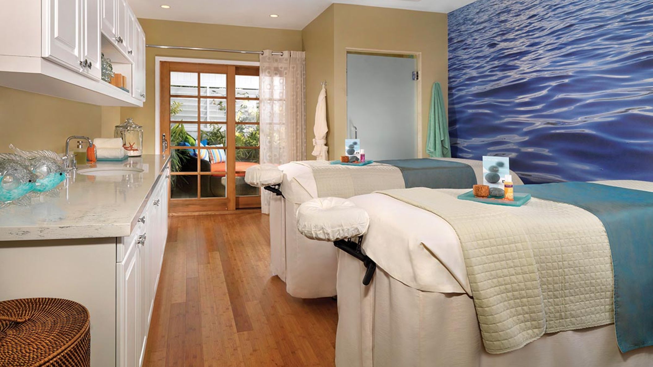 inline-images/Spa_L_Auberge_Couples_Suite.jpg