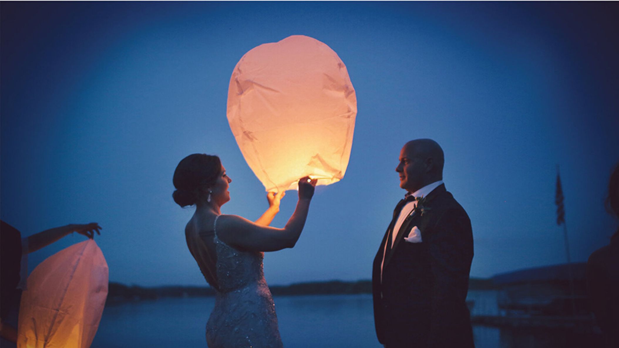inline-images/26-Vick-Photography-Small-Backyard-Wedding--Lake-Lantern-Night-Marissa-and-Erik.jpg