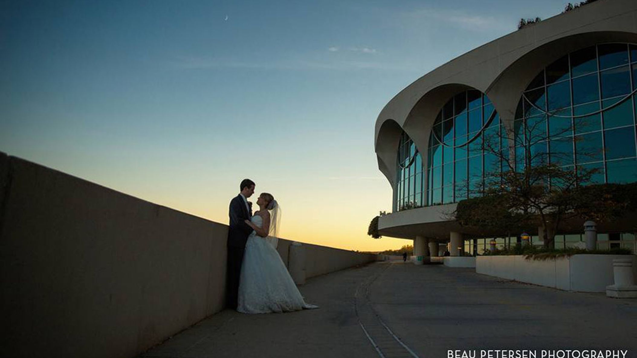 inline-images/mononaterraceweddingphotos_51_336934-165419307121398.jpeg