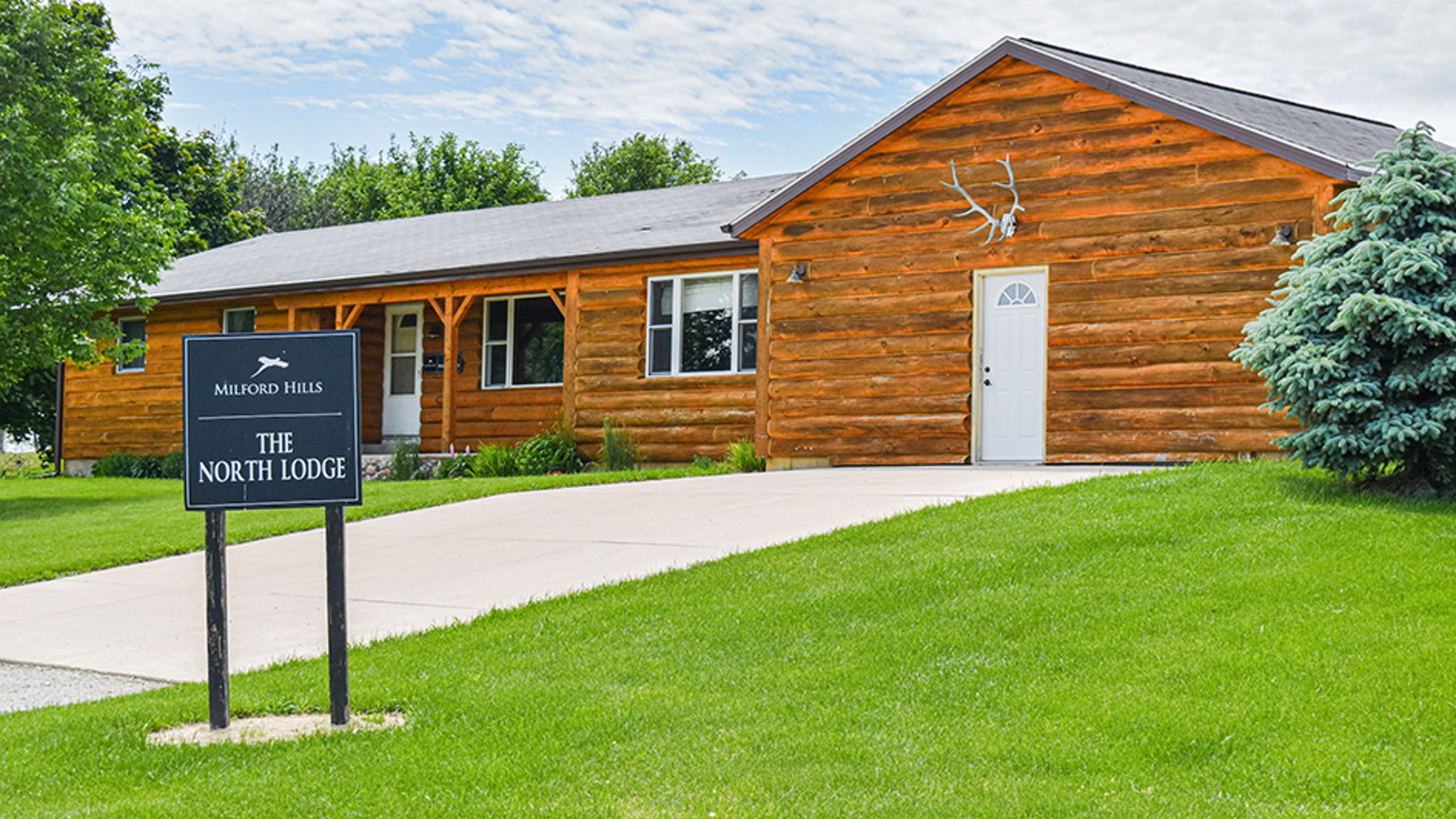 inline-images/-front-of-lodge-summer copy.jpg