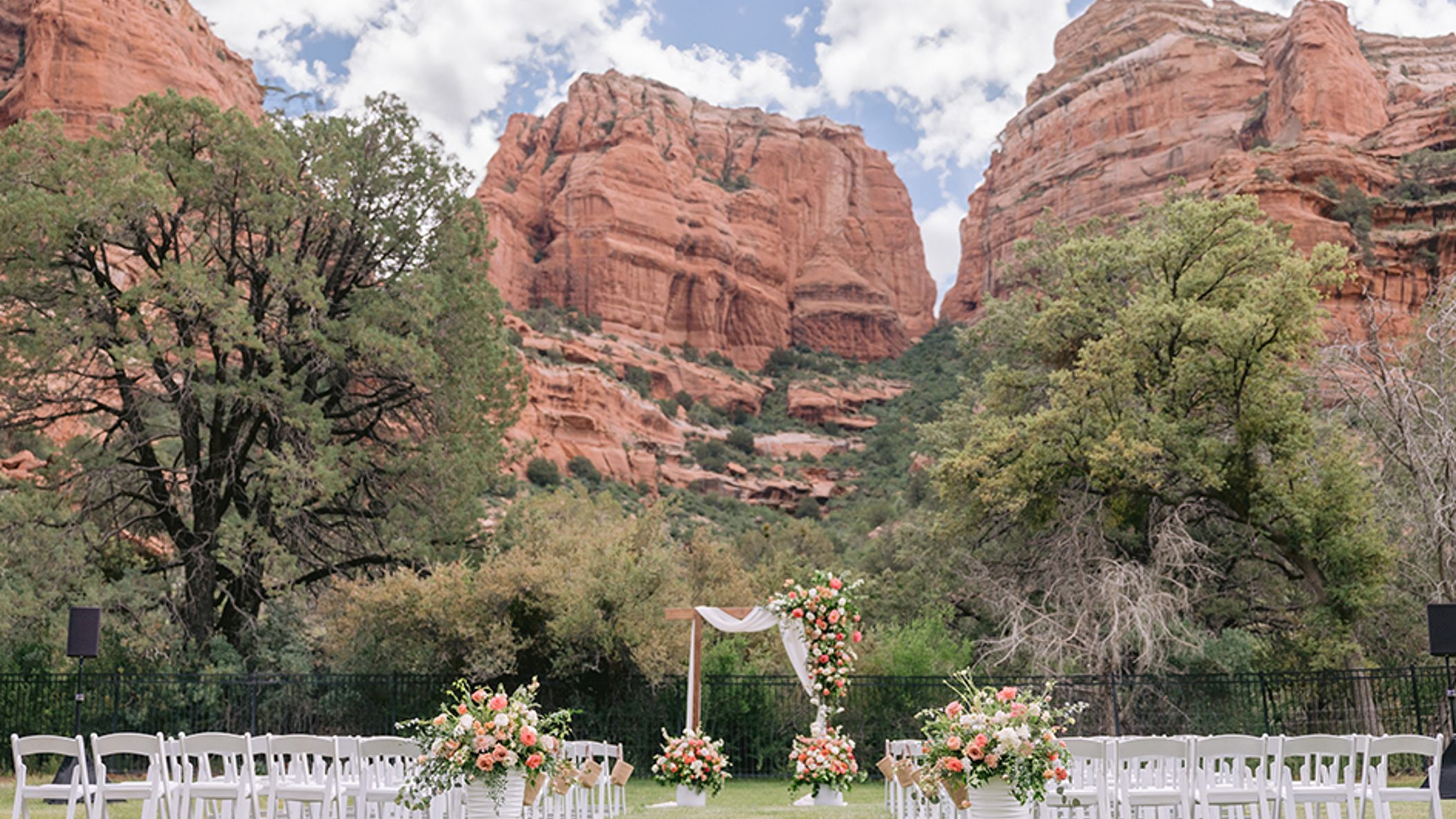 inline-images/Sedona Bride 2_Carolyn+Gaby.jpg