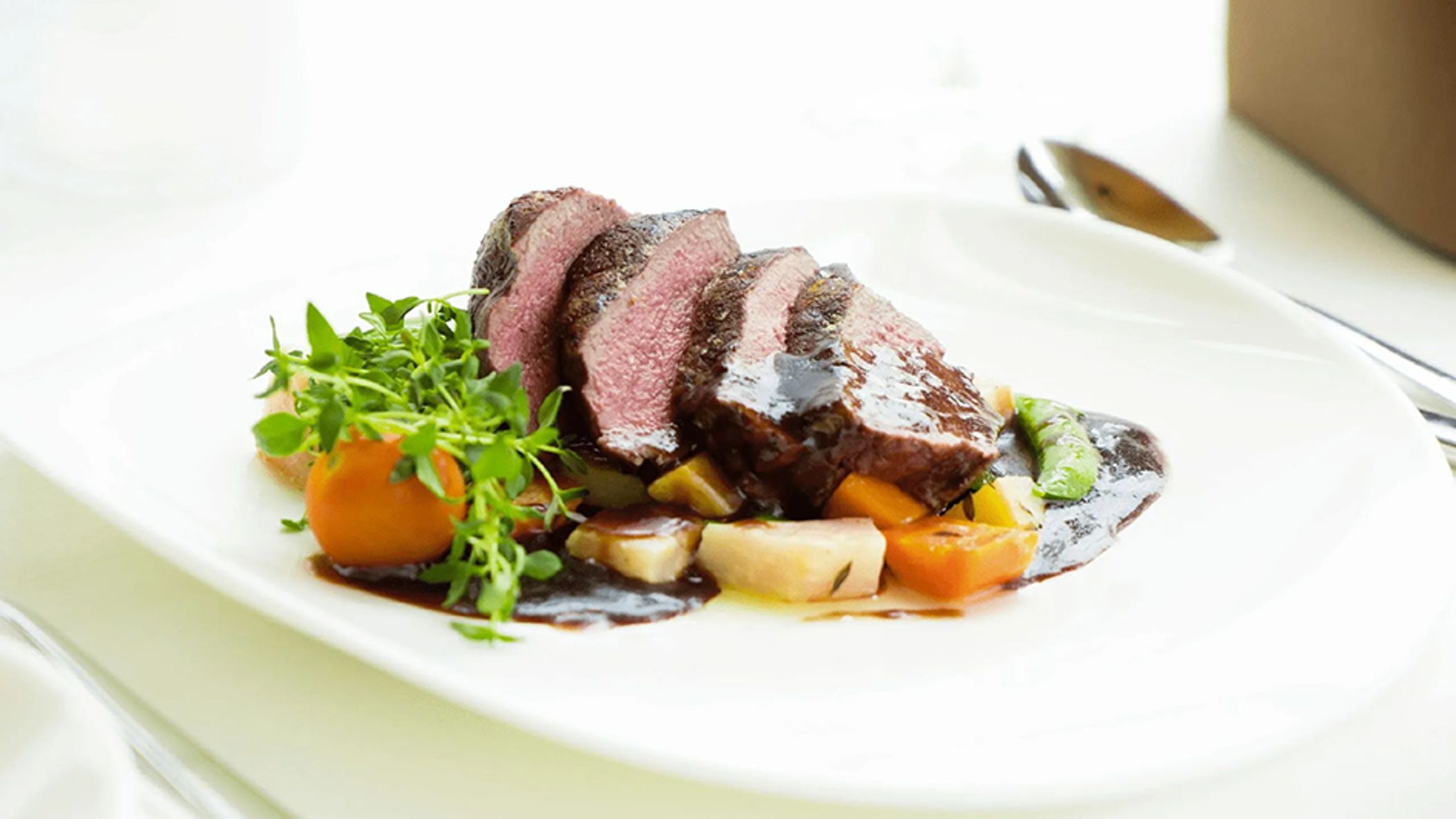 inline-images/wedding-plate.jpg copy.png