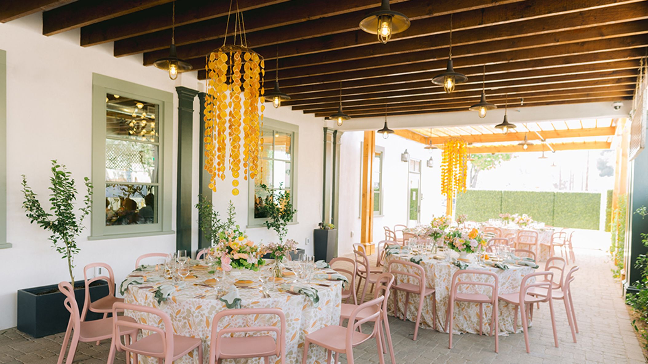 inline-images/24 Carrots - Porte Cochere Patio (Lorely Meza).jpg