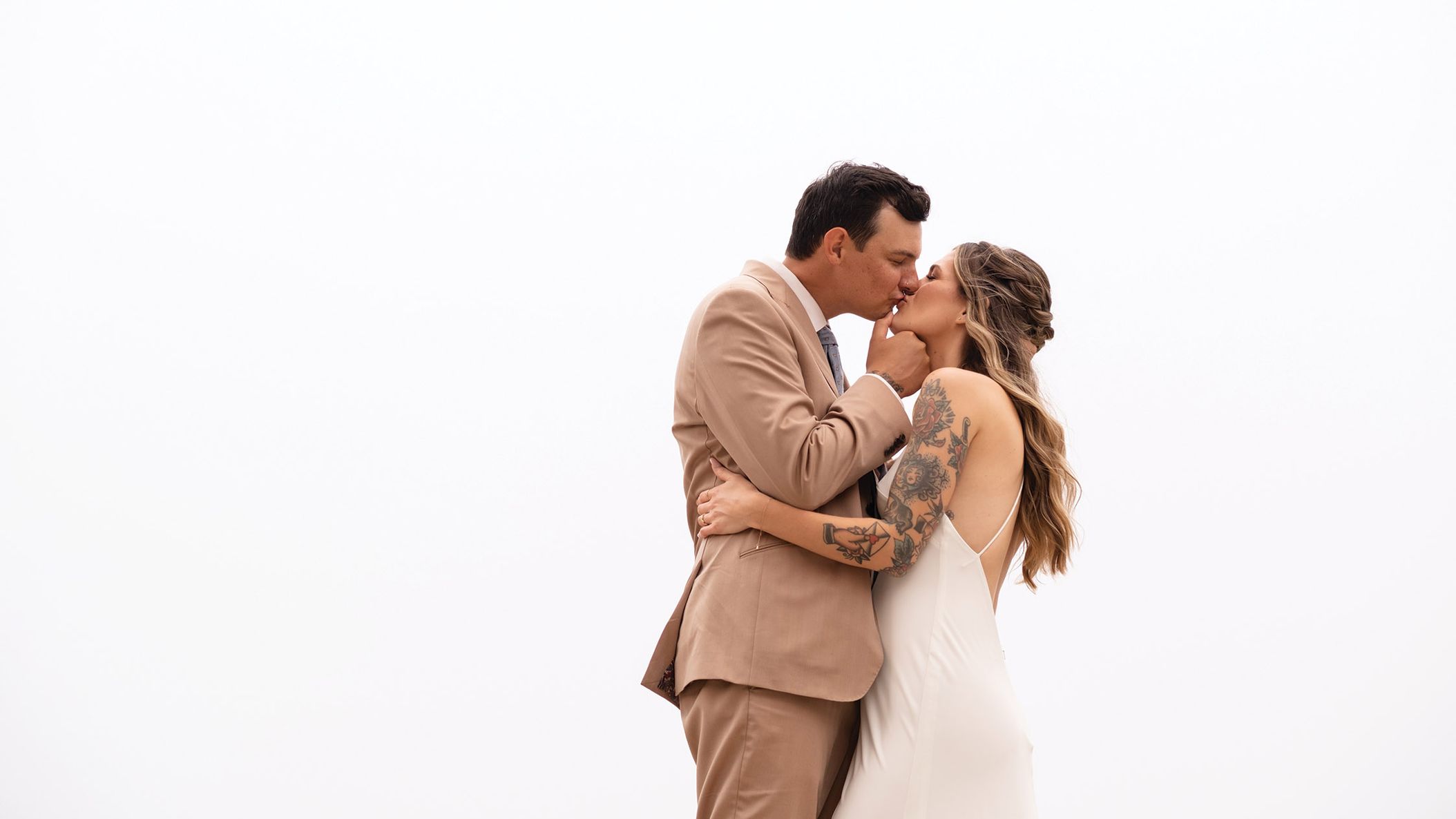 2024-09/JulieTrinhPhotographyTheHenrysBestOmahaWeddingPhotographer-141.jpg