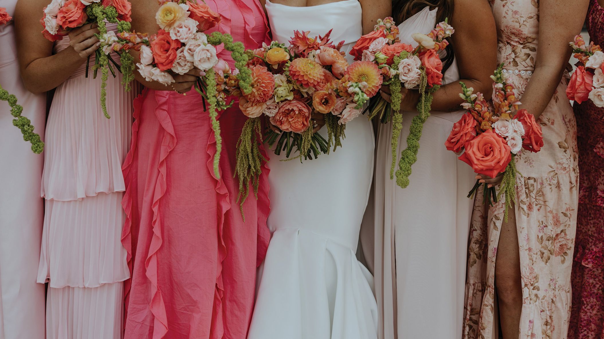 2025-01/ColorfulLauritzenGardensWedding-TheMislivecs-OmahaWeddingPhotographer-166.jpg
