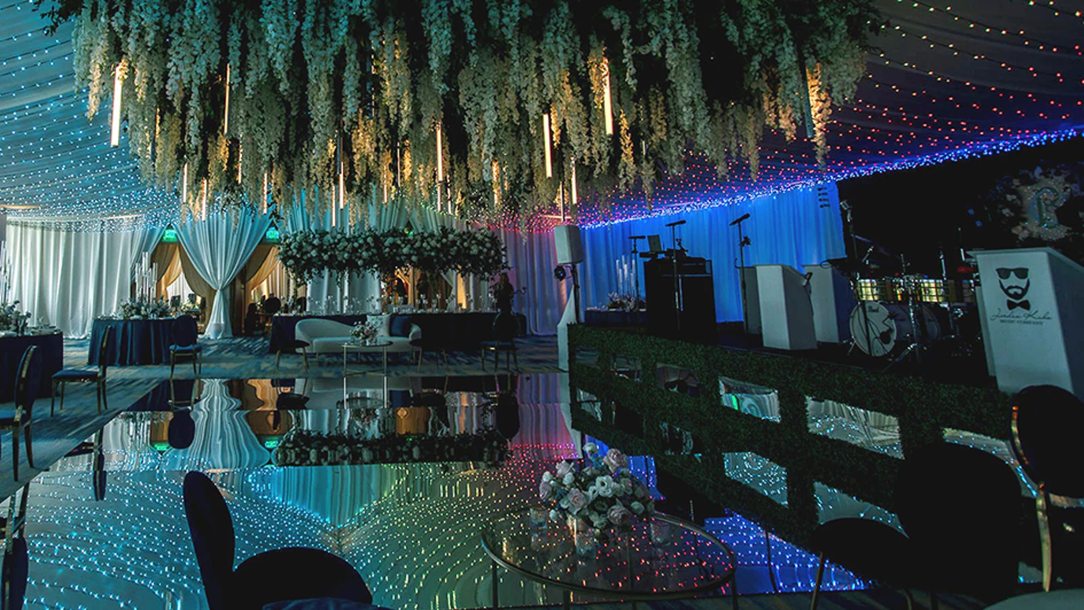 inline-images/Chris_J_Evans_four-seasons-seattle-GB4078.jpg copy.png