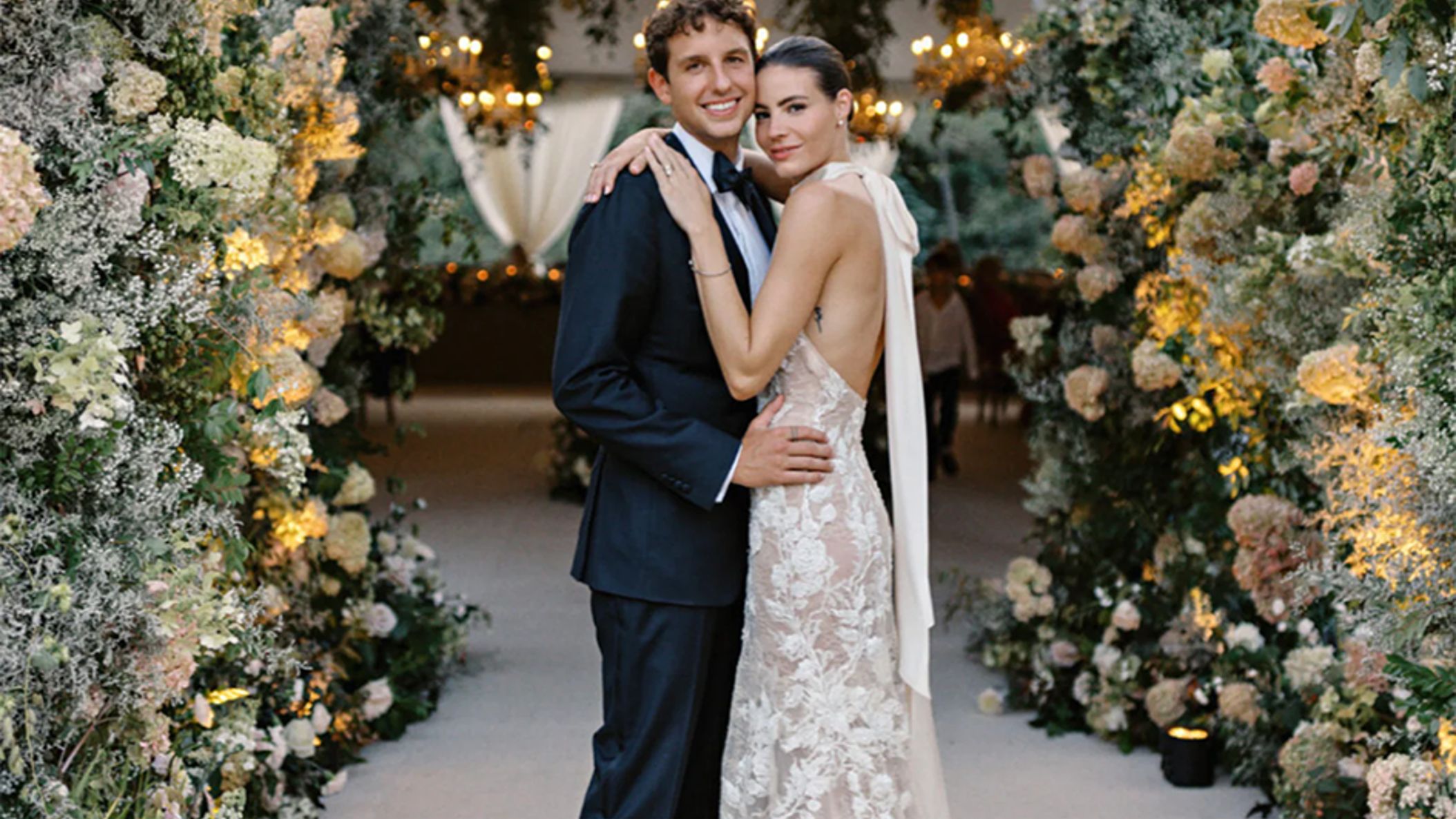 inline-images/Private-Estate-Wedding-Altig_f14607ea-a7ba-40e1-bd7a-0dead27131c0 copy.png
