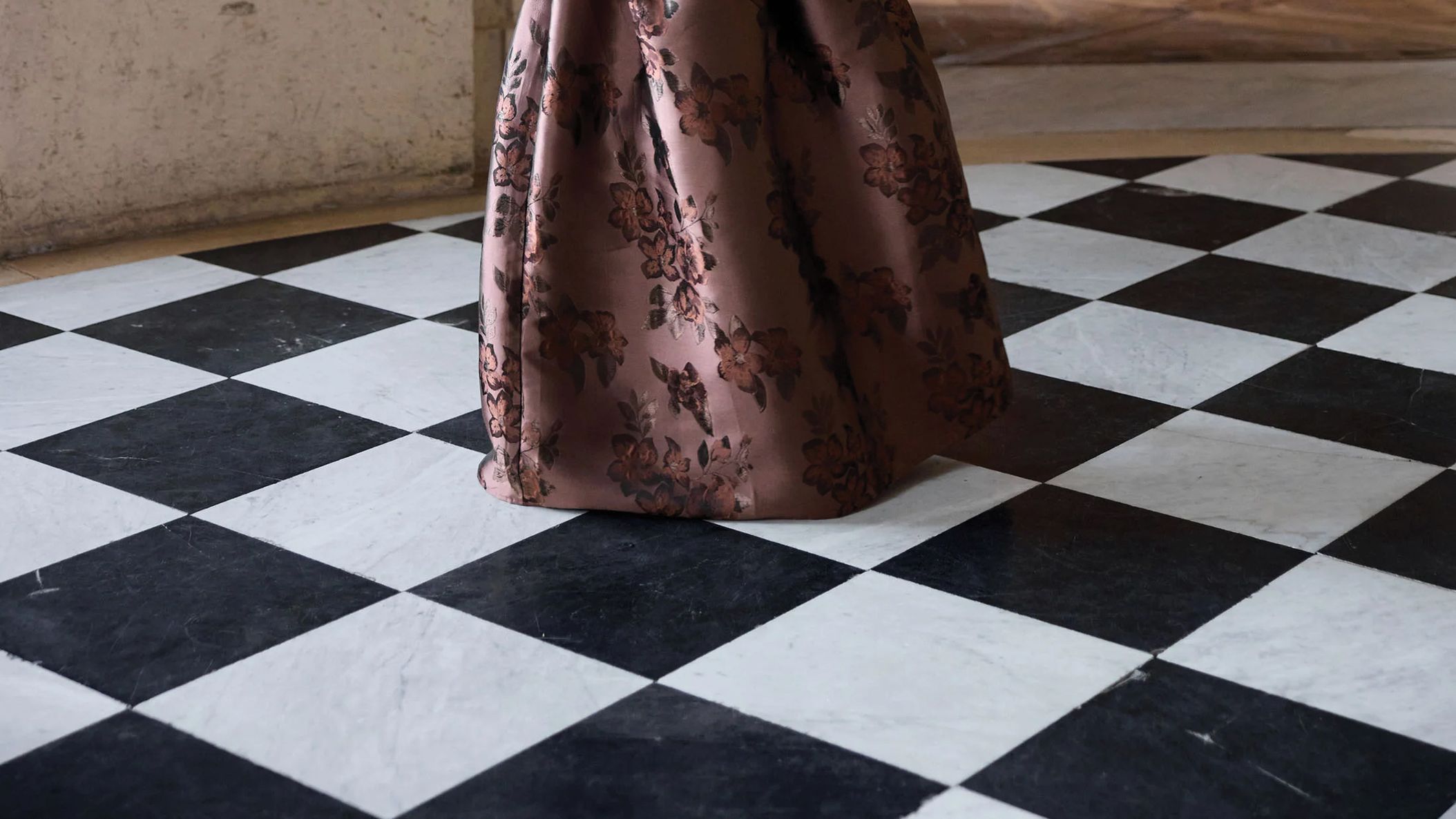 2025-06/FOB-UniversalFW25-Dress.jpg
