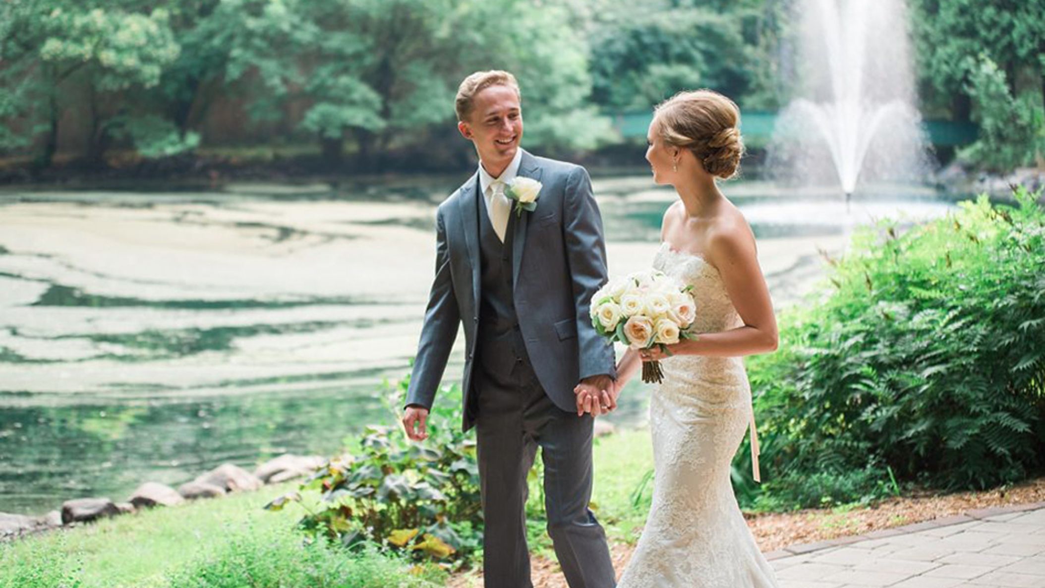 inline-images/fountain couple.jpeg