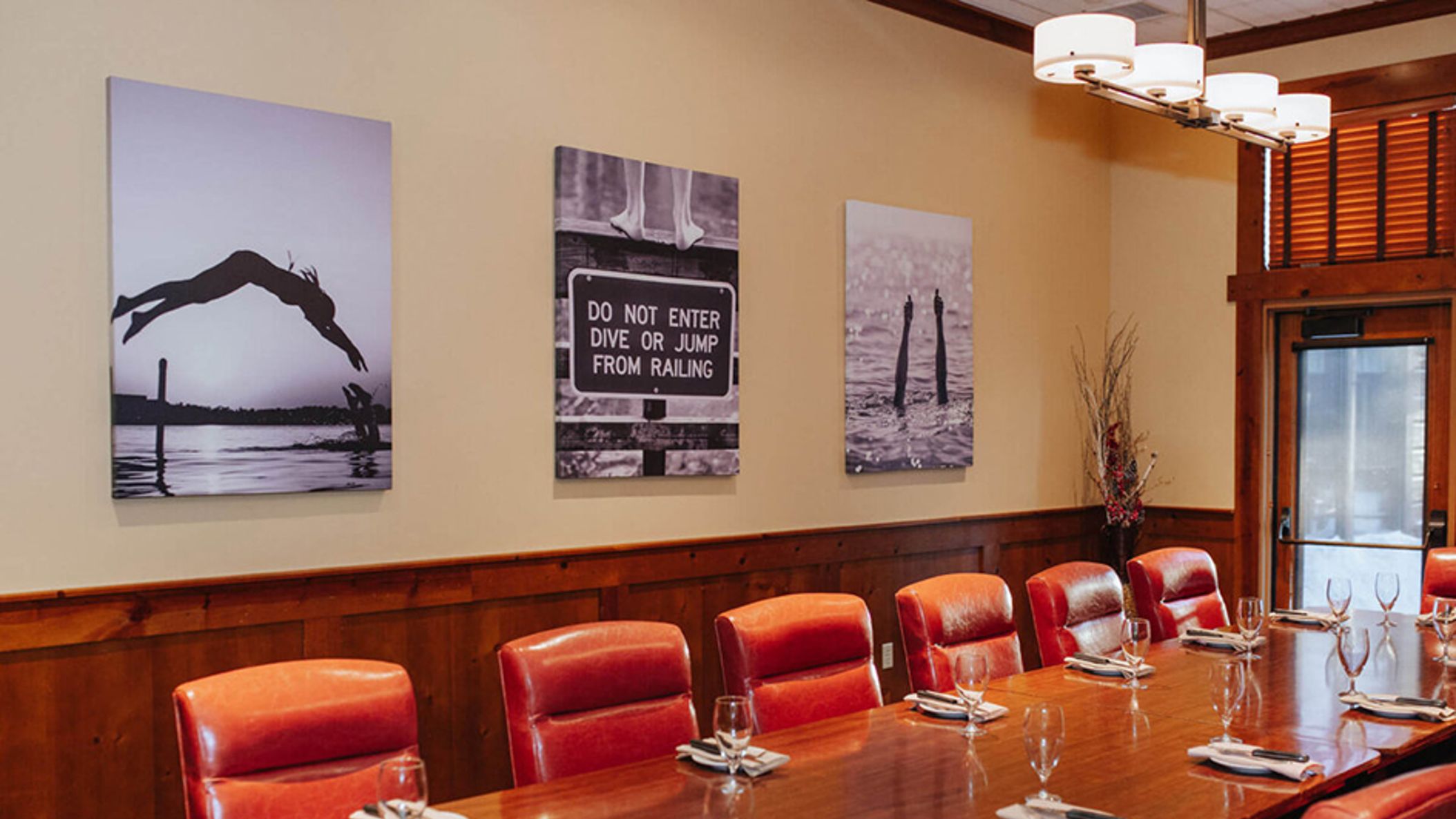 inline-images/conference-room-03-1920-1200x799.jpg