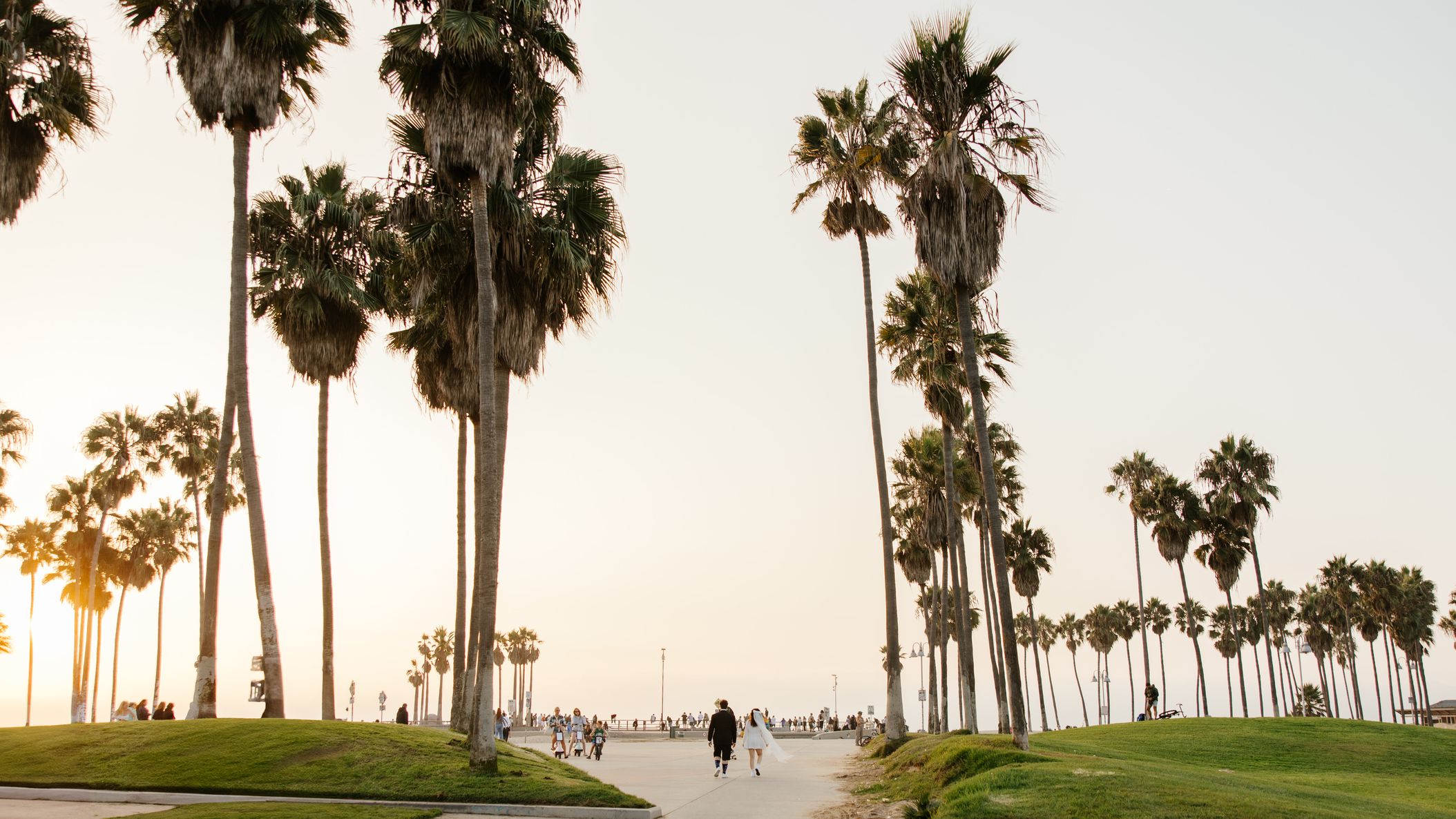2025-11/047-malikandwesley-hanna-walkowaik-photography-venice-beach.jpg
