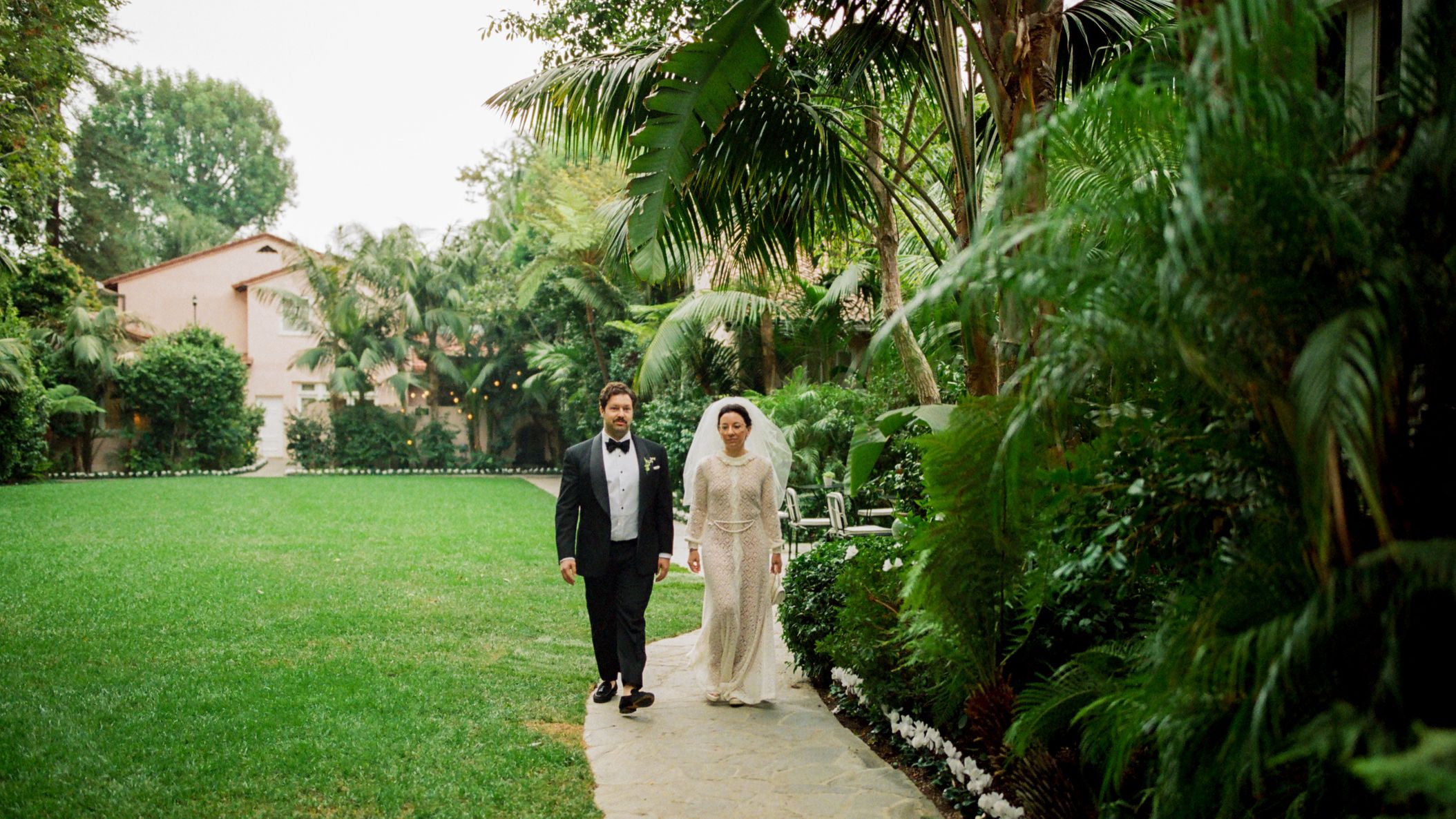 2025-11/113malikaandwesley--hanna-walkowaik-photog-hotelbelair.jpg