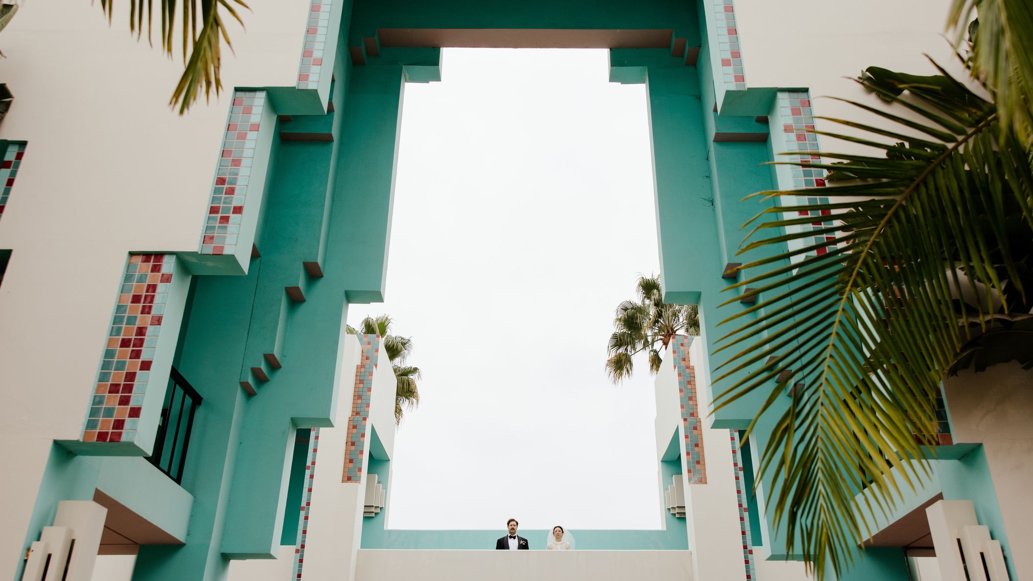2025-11/136malikaandwesley--hanna-walkowaik-photog-beverlyhills-cityhall.jpg