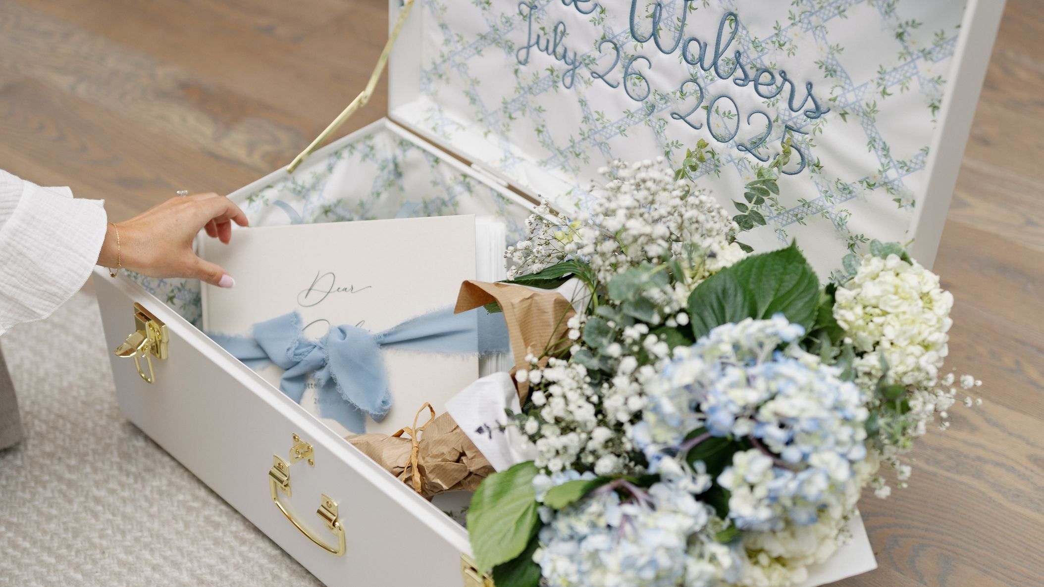 2025-12/loui_photography_hutton_house_summer_wedding_events_by_melody_catie_campbell-1_0.jpg
