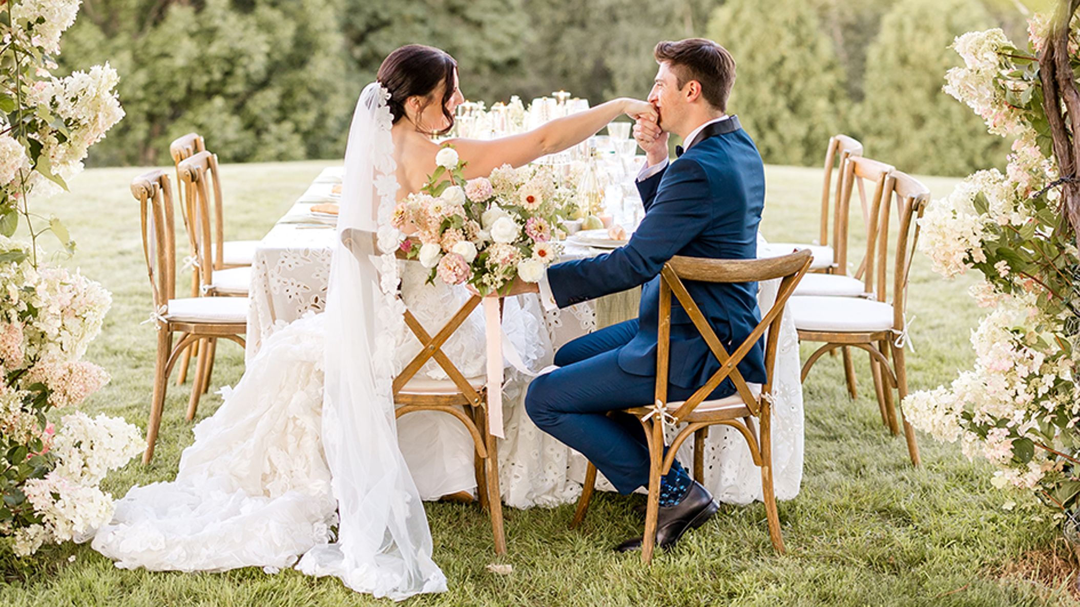 inline-images/private-property-wedding-ideas-at-home-wedding-mn-alexandra-robyn-photo-229.jpg
