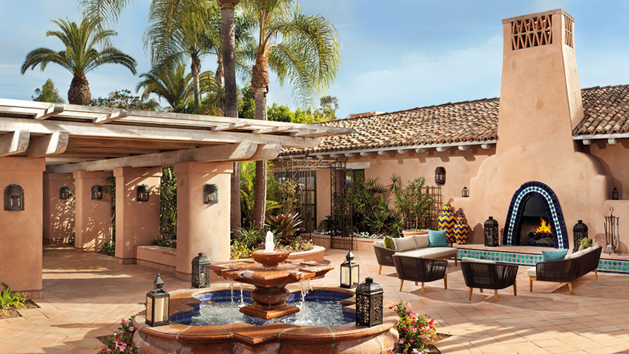 Courtyard_Pano_v4s_0.jpg