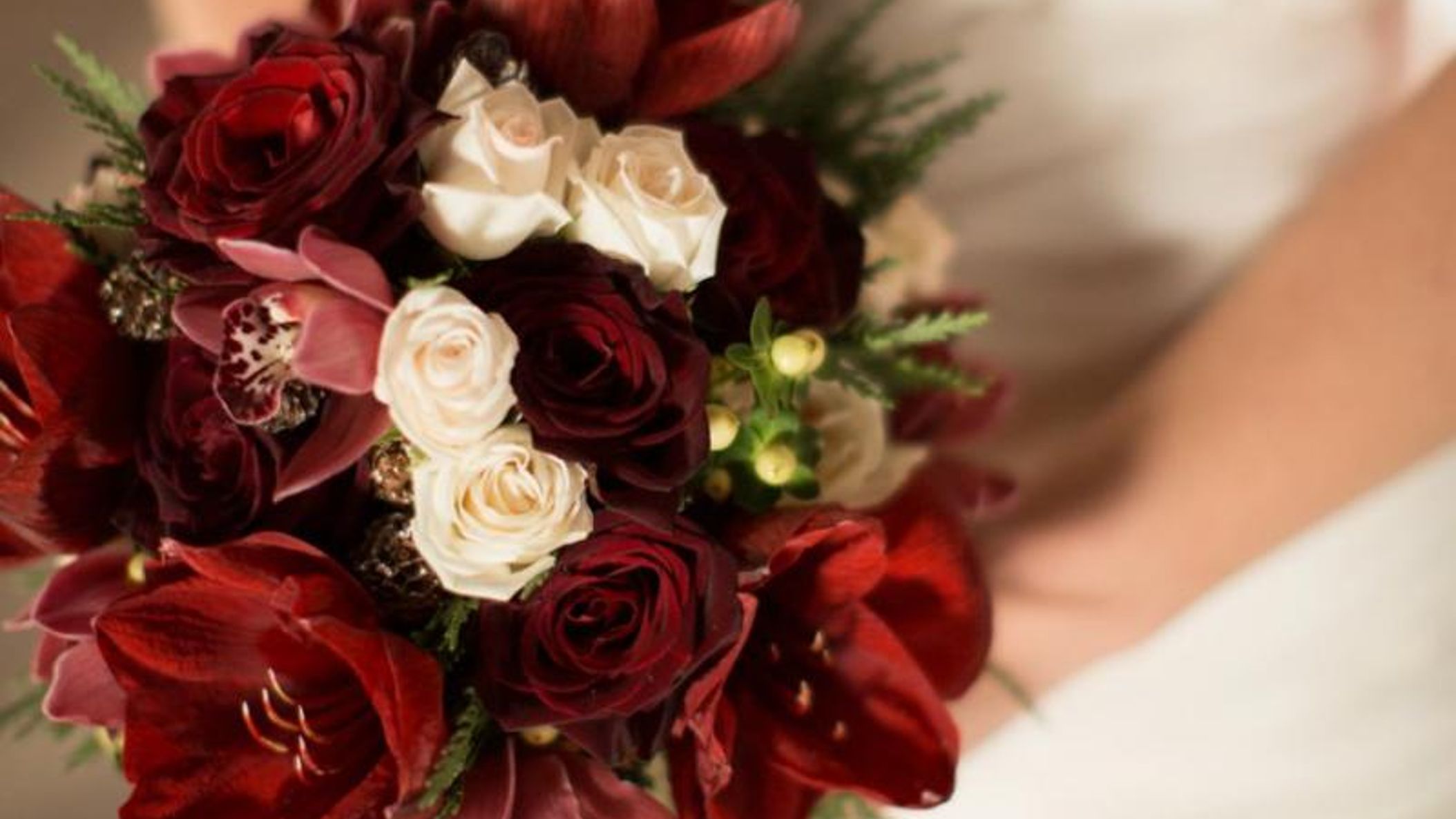 Wisconsin_Bride/Breanna_Jake_RW/Enchanted_Barn_WI_wedding_photographer-00107_WEB.jpg