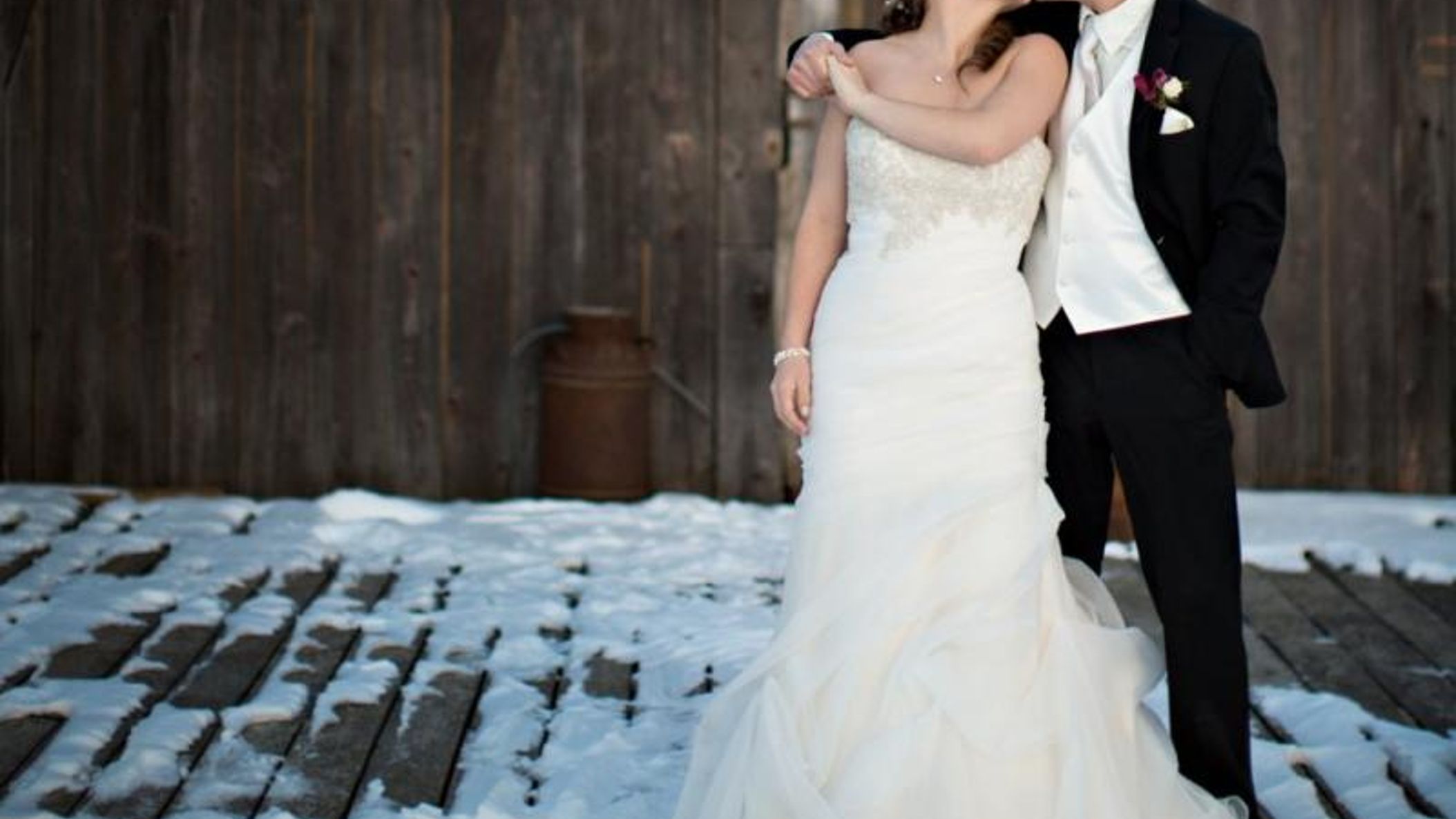 Wisconsin_Bride/Breanna_Jake_RW/Enchanted_Barn_WI_wedding_photographer-00255_WEB.jpg