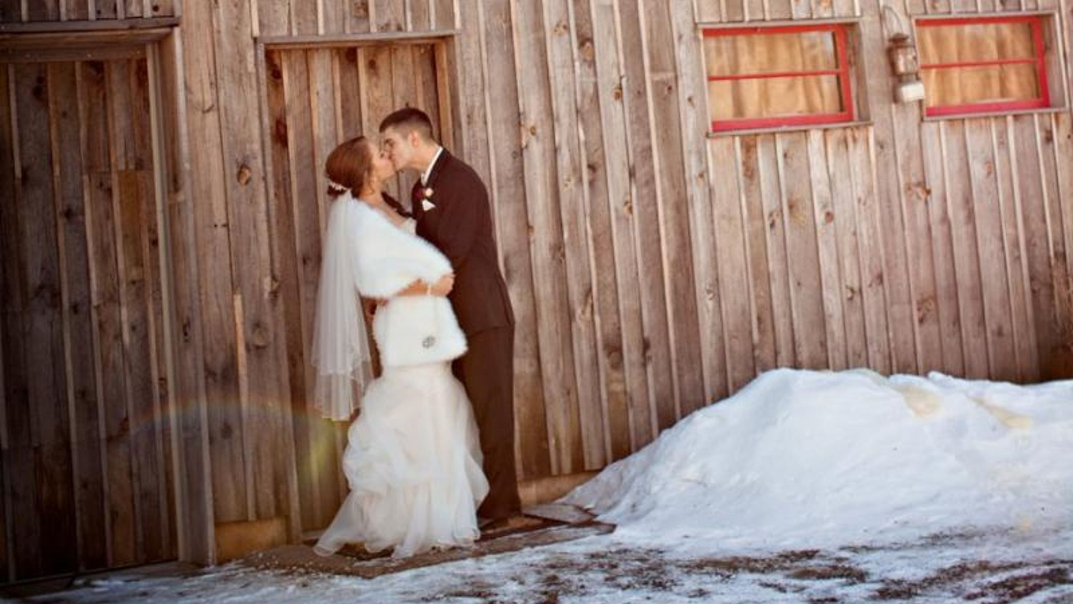 Wisconsin_Bride/Breanna_Jake_RW/Enchanted_Barn_WI_wedding_photographer-00181_WEB.jpg
